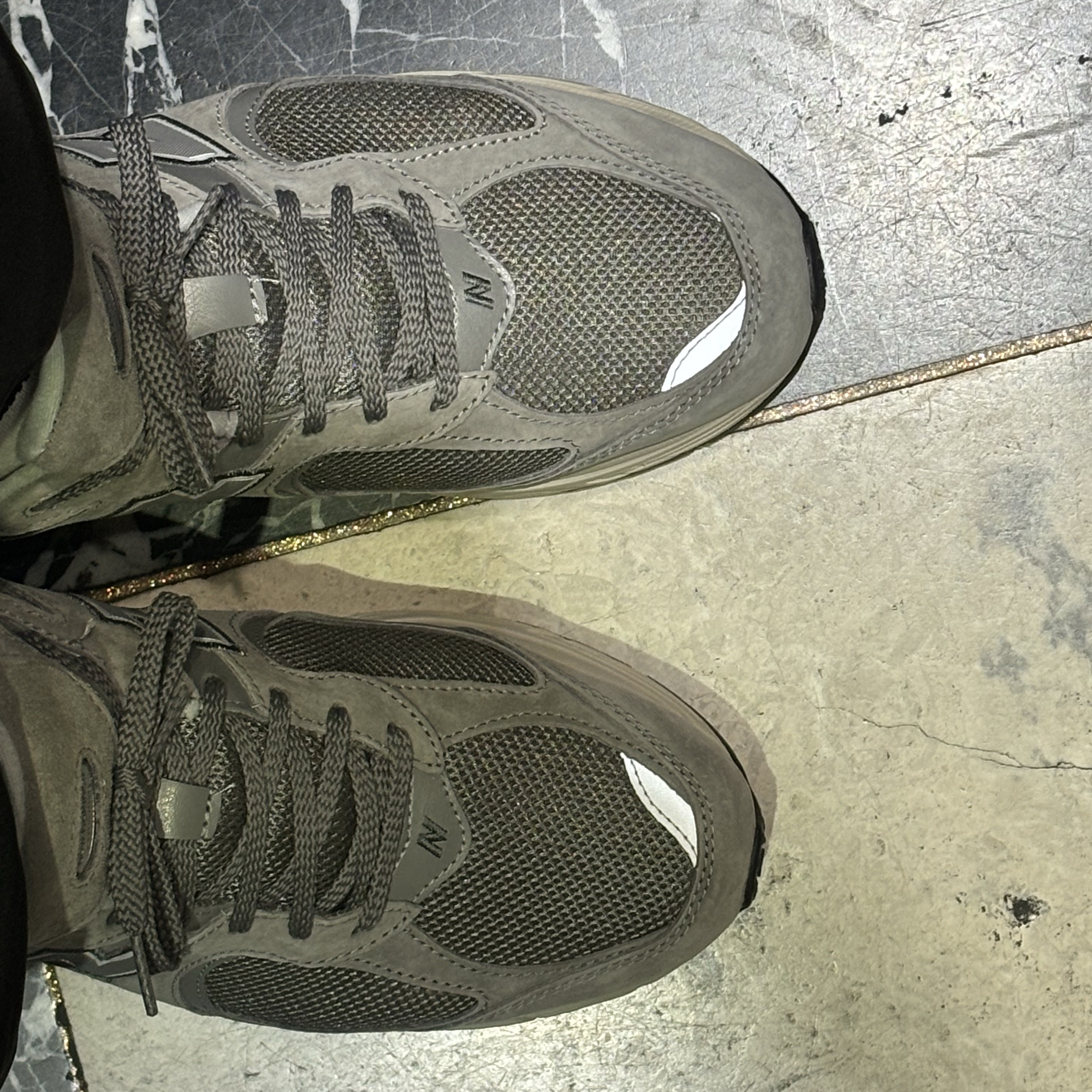 New Balance 2002R Grey 착용 스타일