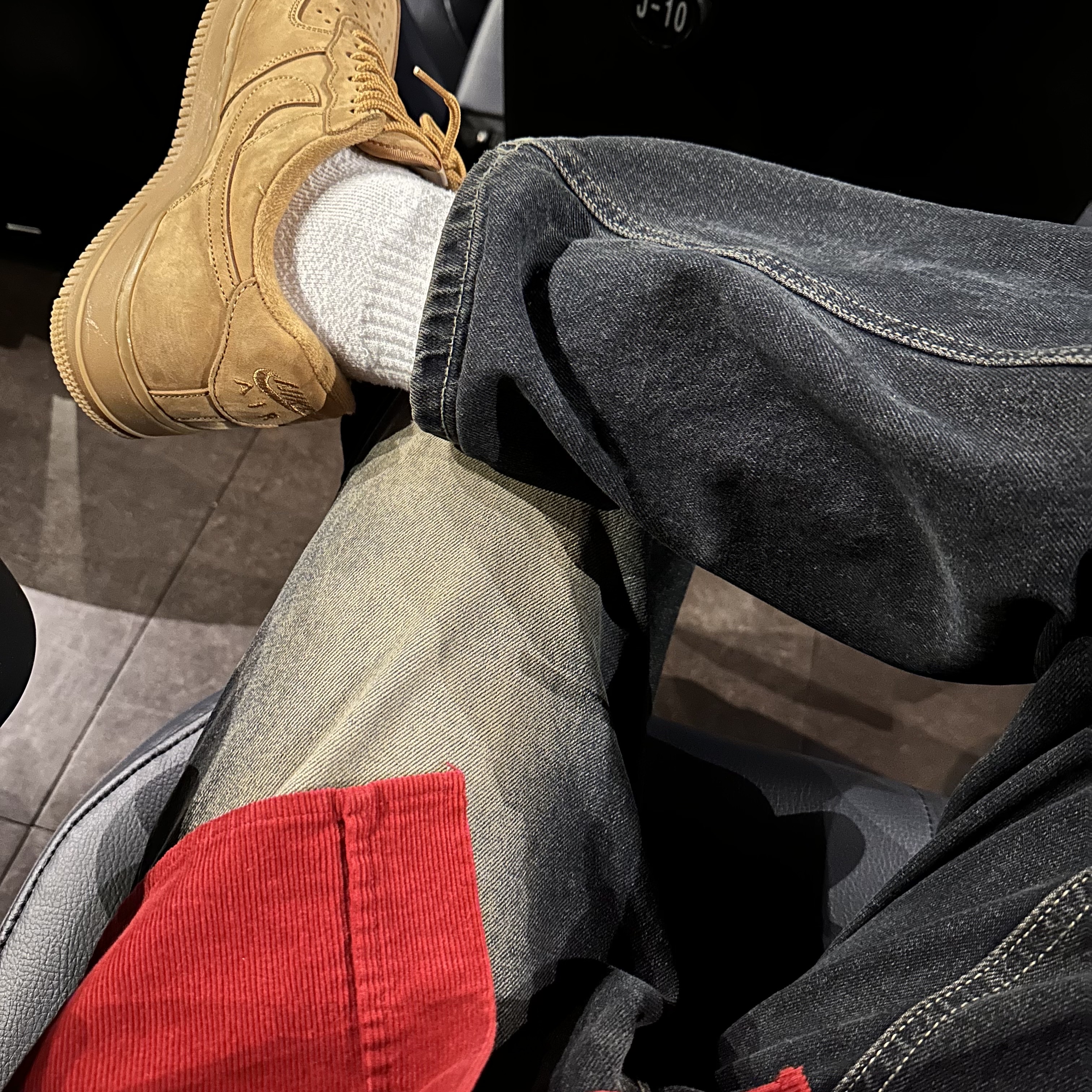 Nike x Supreme Air Force 1 Low Flax 착용 스타일
