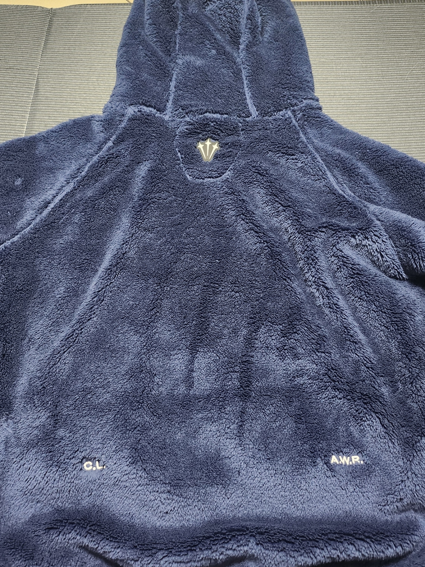 (W) Nike x Drake Nocta 8K Peaks Fleece Hoodie Midnight Navy (DV3645-410) 착용 스타일 - 2