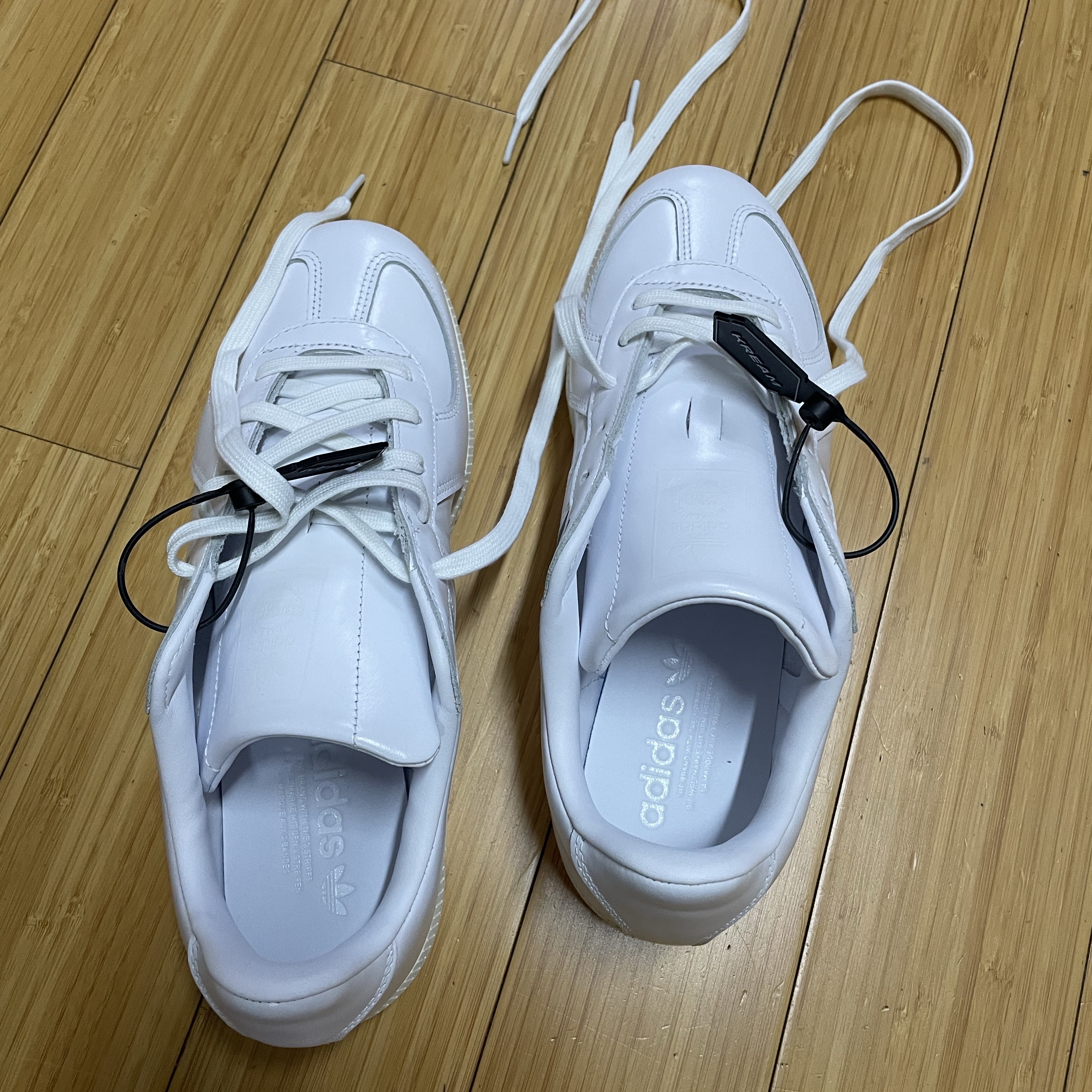 Adidas BW Army White Off White 착용 스타일