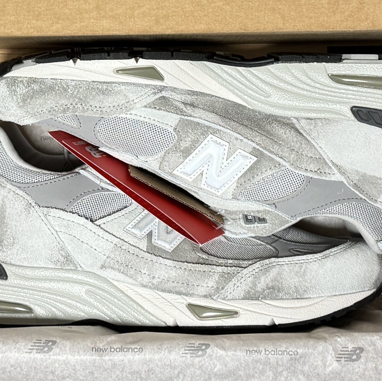 New Balance 991 Made in UK Washed Grey 착용 스타일