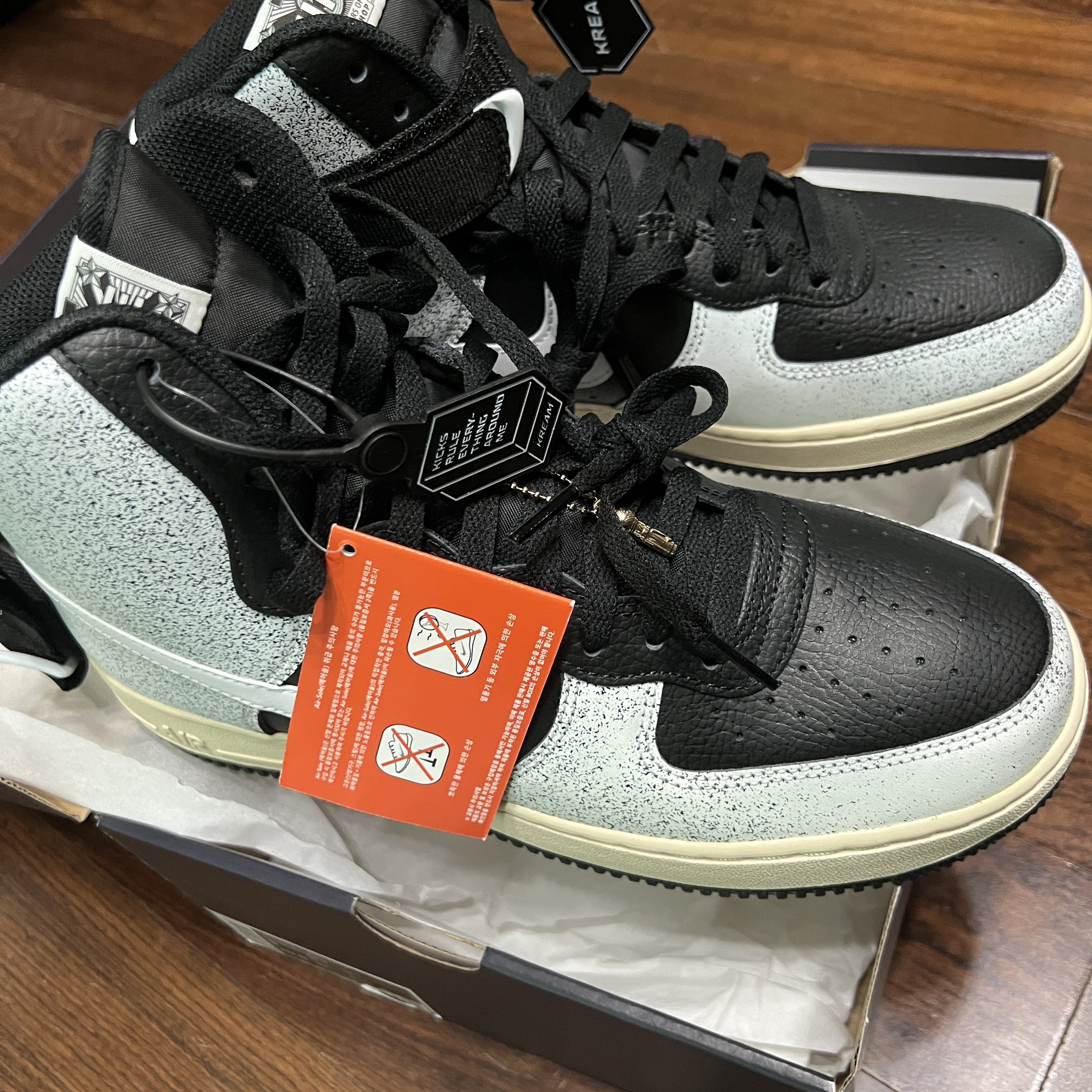 Nike Air Force 1 High '07 LX Black Smoke Grey 착용 스타일 - 1