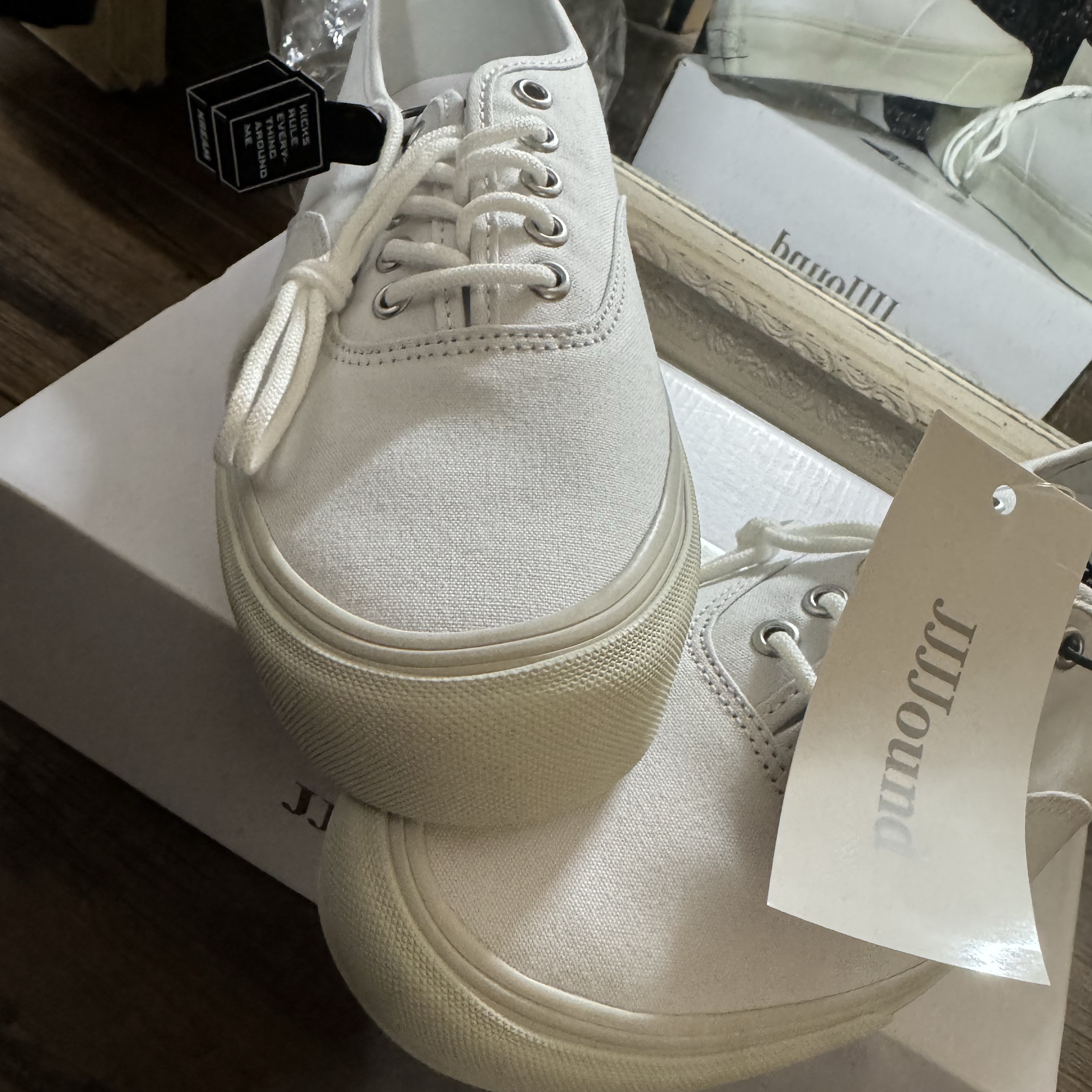 Vans Vault x JJJJound Authentic LX True White 착용 스타일