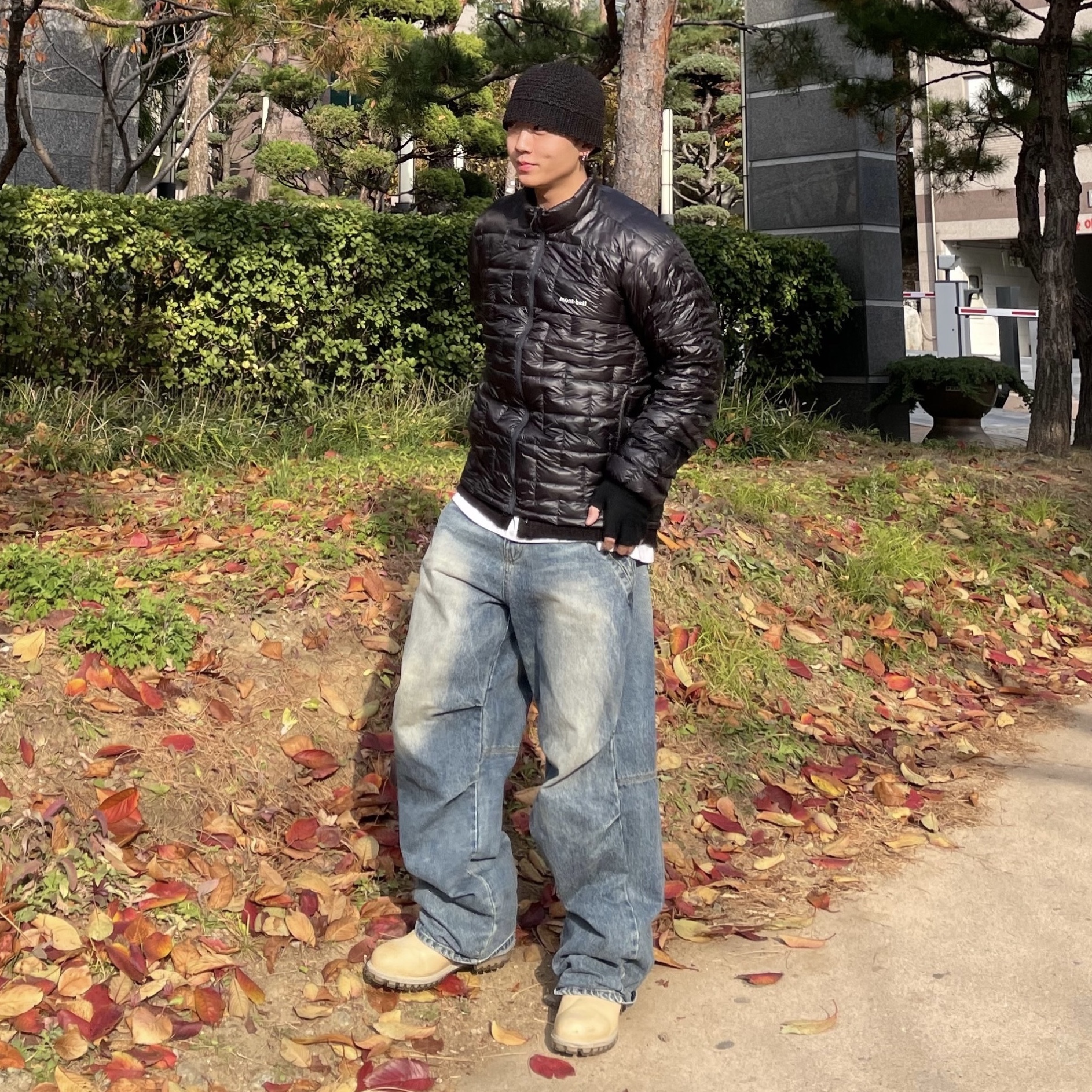 Montbell Superior Down Jacket Black 착용 스타일 - 1