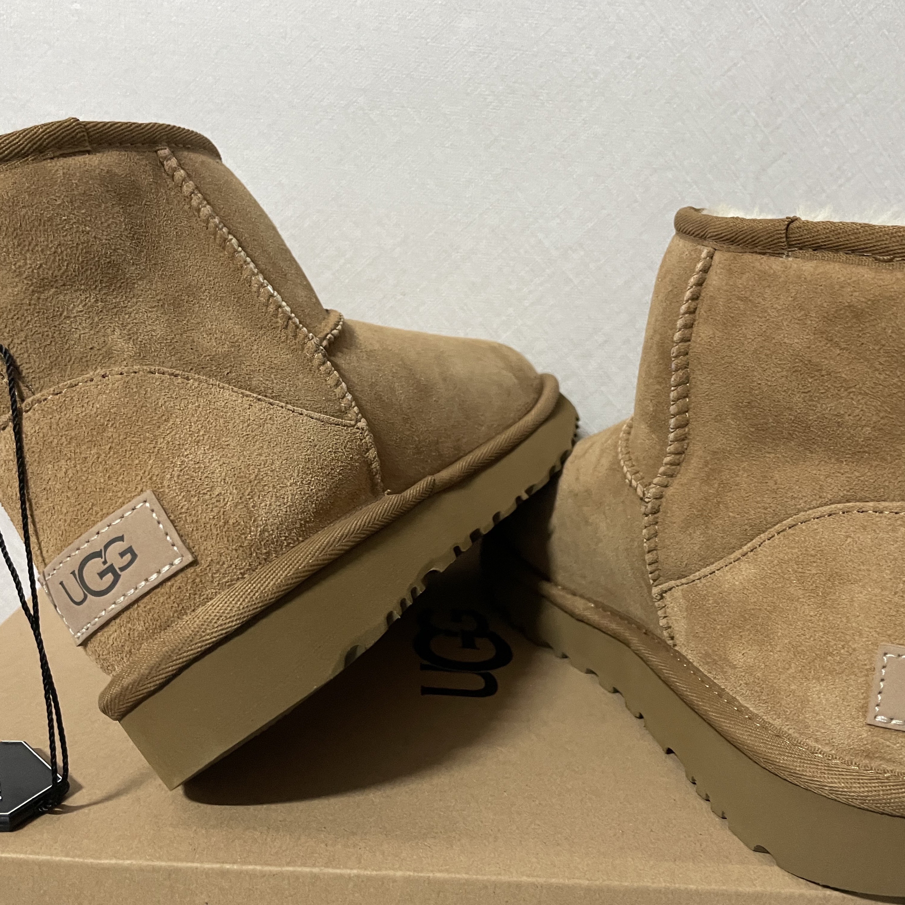(W) UGG Classic Mini II Boots Chestnut 착용 스타일