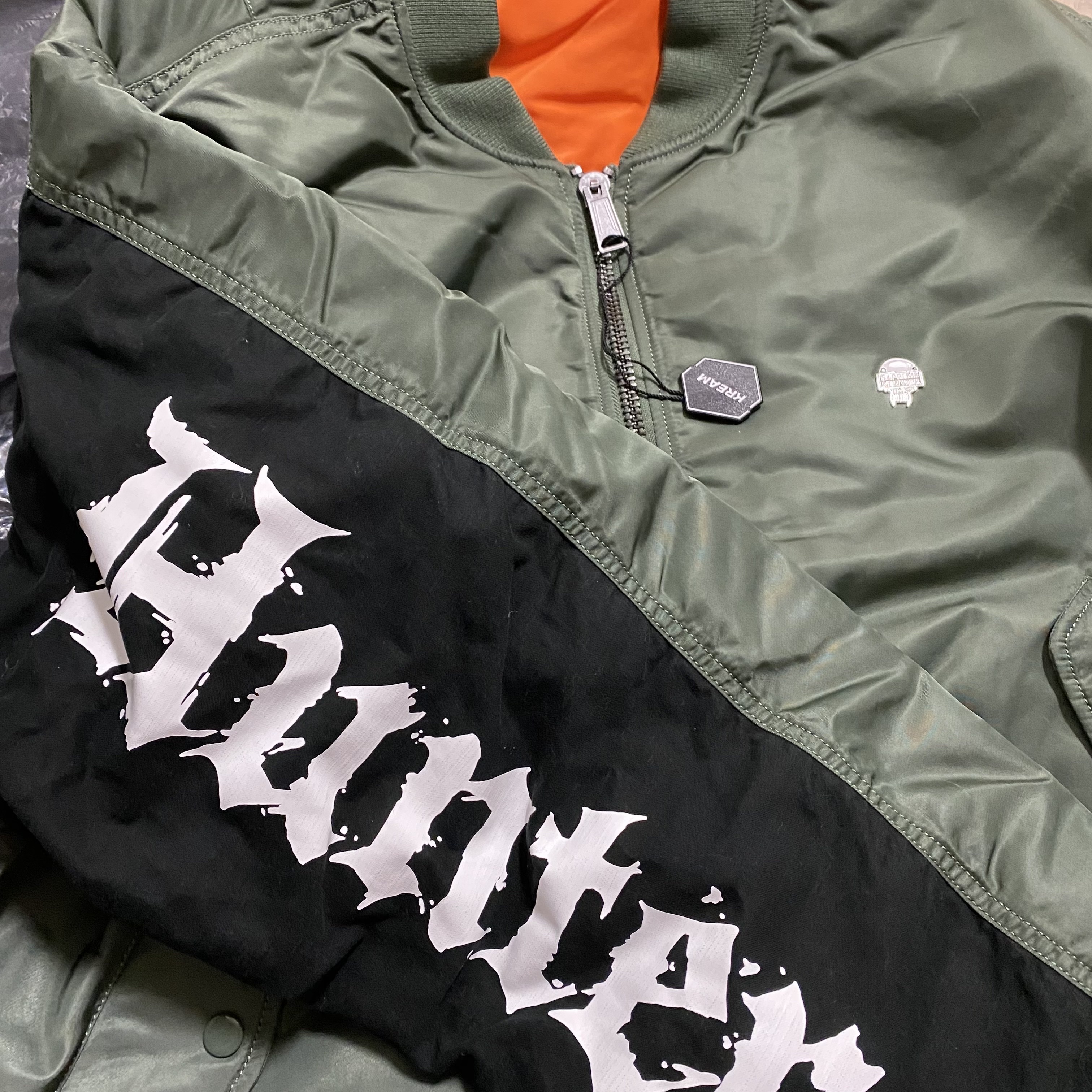 Supreme x Bounty Hunter MA-1 Jacket Olive - 23FW 착용 스타일