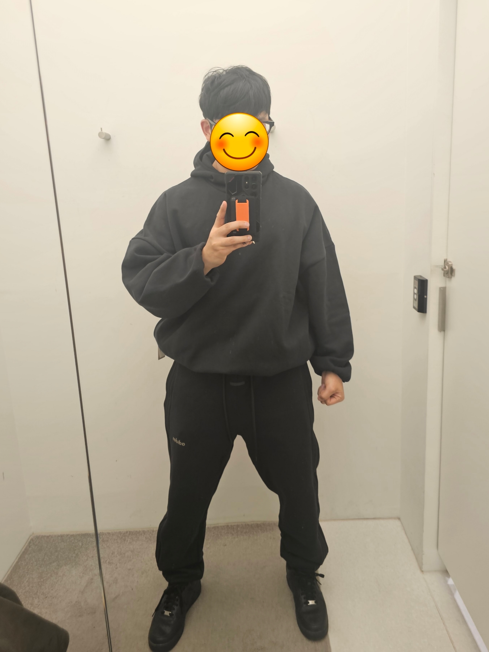 Adidas x Fear of God Athletics Heavy Fleece Hoodie Black - KR Sizing, Adidas x Fear of God Athletics Heavy Fleece Sweatpants Black - KR Sizing 착용 스타일 - 1