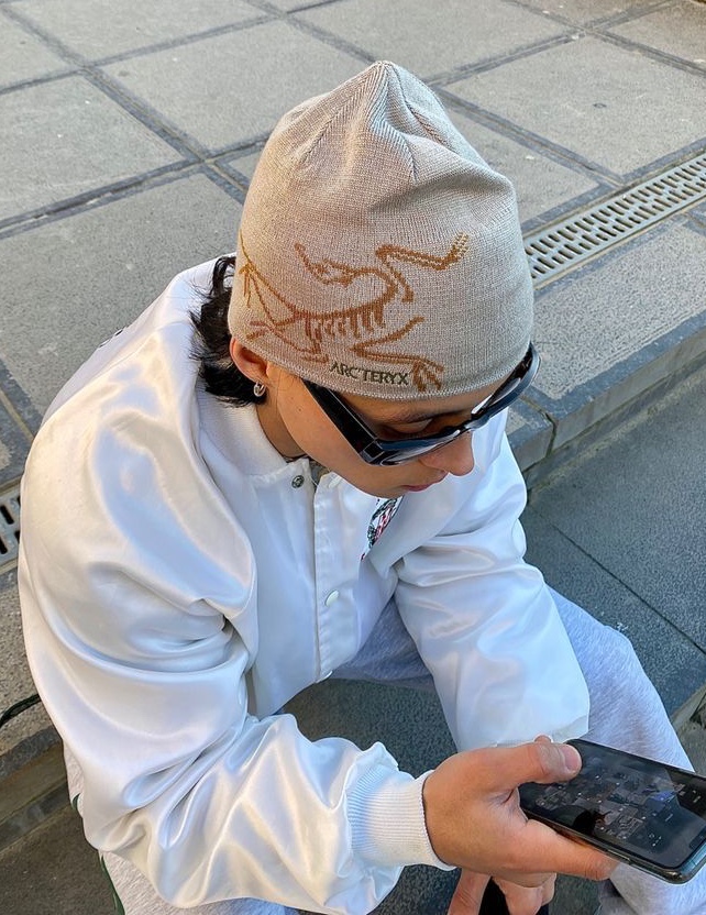 Arc'teryx Bird Word Toque Pytheas, Arc'teryx Bird Head Toque Smoke Bluff 착용 스타일 - 3