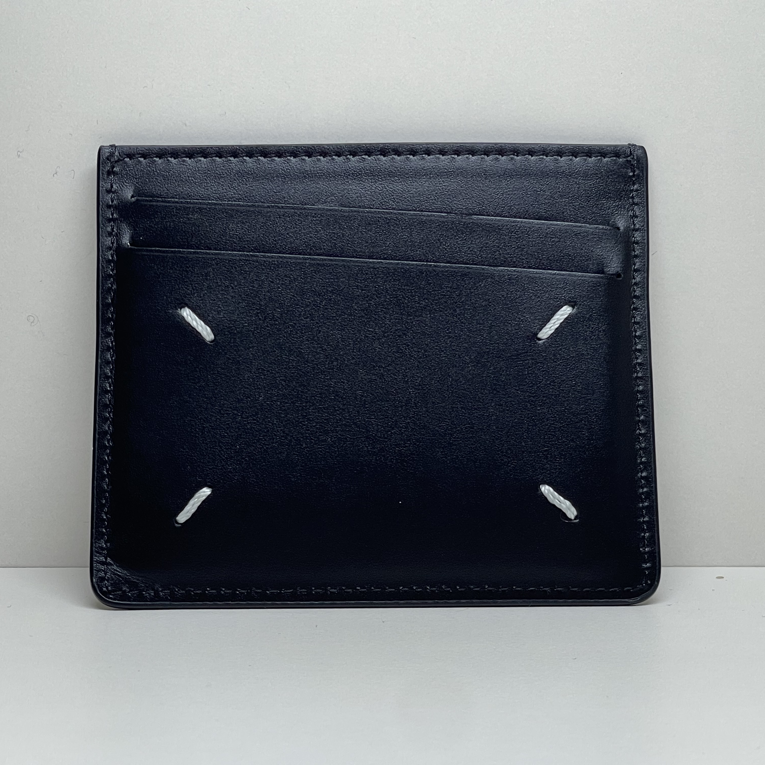 Maison Margiela Bovine Leather Card Holder Black 착용 스타일 - 1
