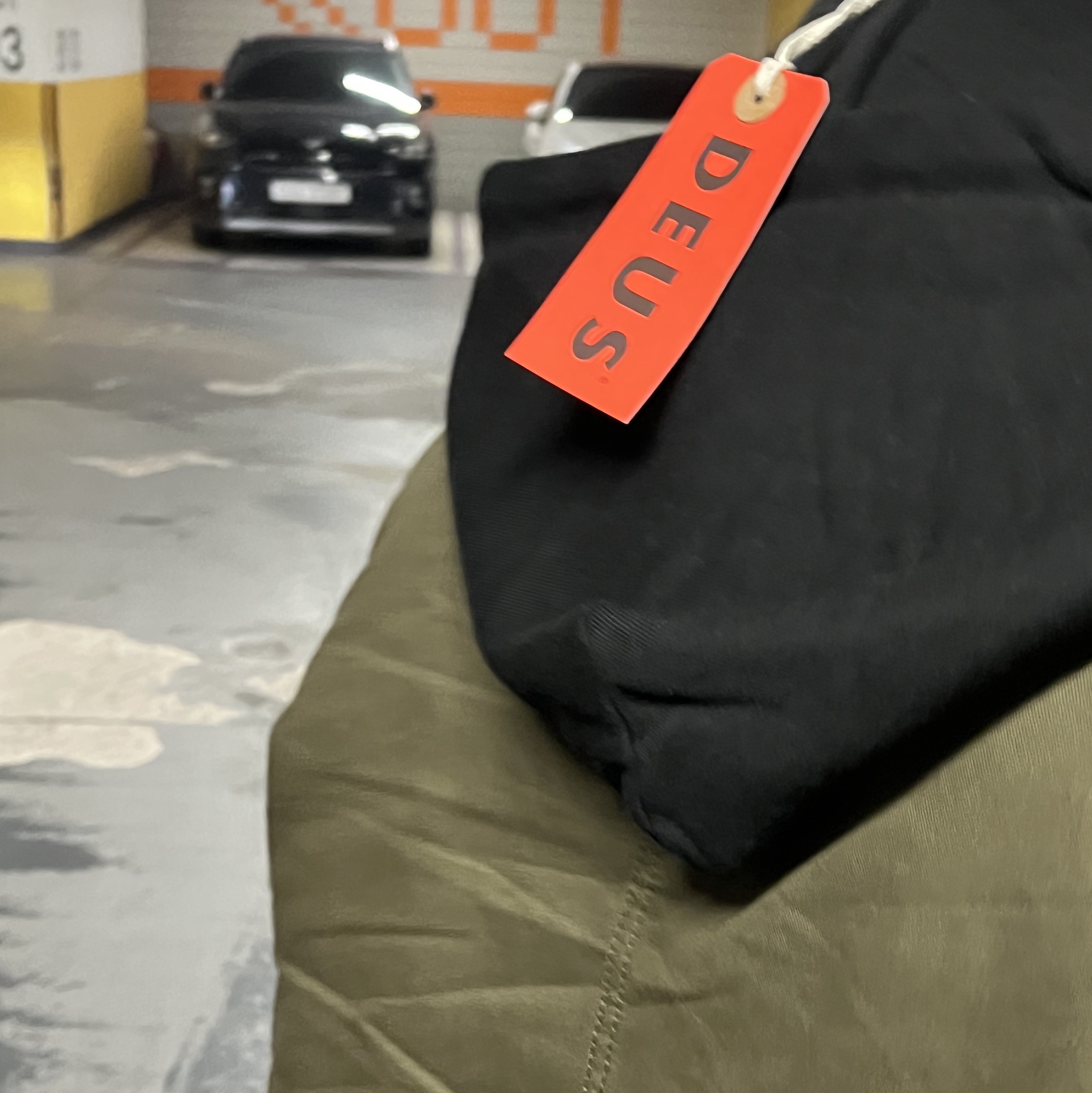 Deus Ex Machina Seoul College Hooded Jacket Black 착용 스타일