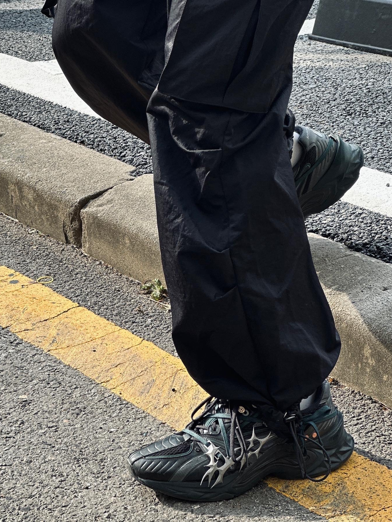 Test Artifact TASH Dubre 001 Steel, Diesel Polygiene Viraloff Rolf Real Down Vest Black 착용 스타일 - 3
