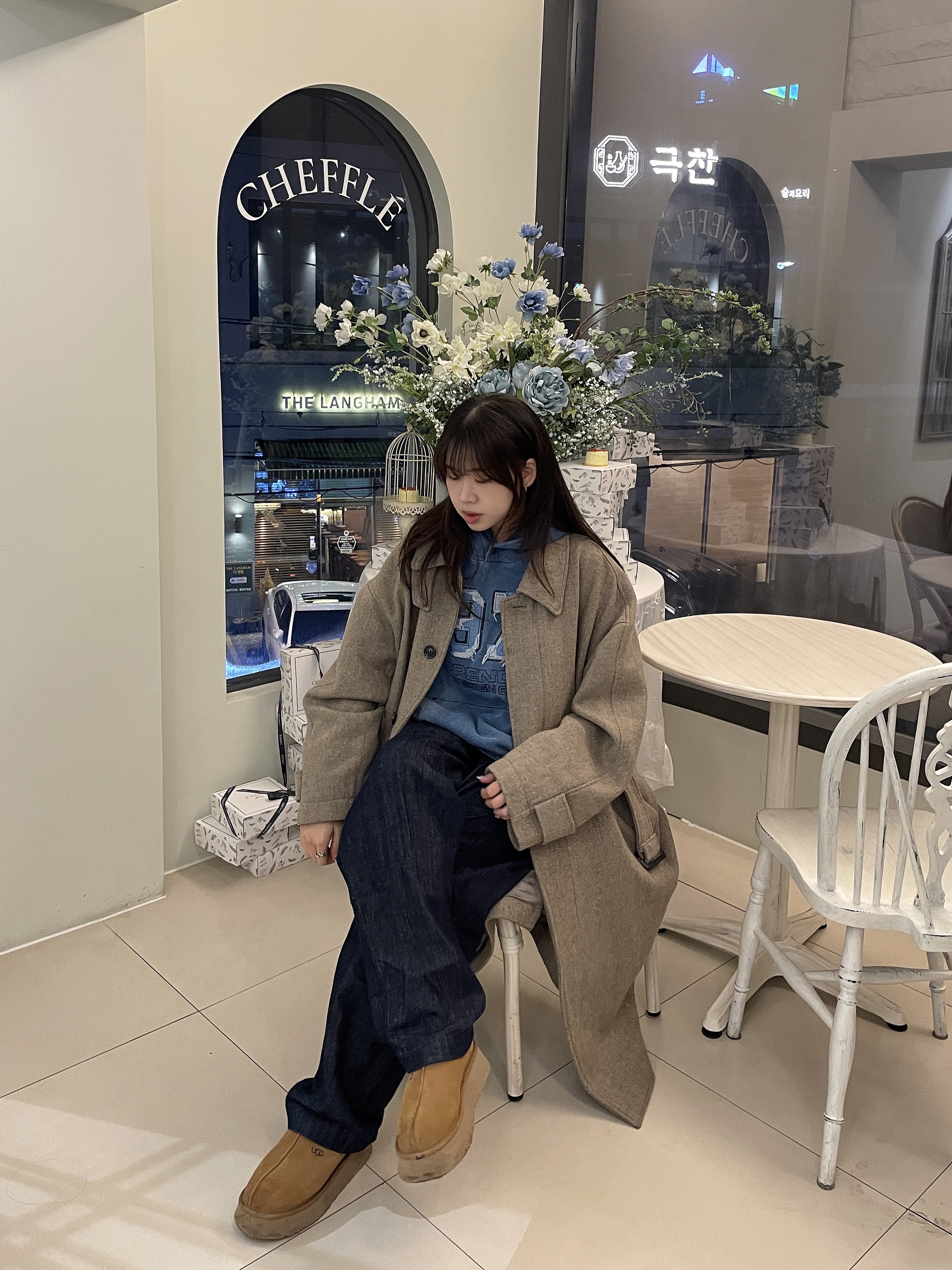 (W) UGG Tazz Slipper Chestnut 착용 스타일 - 2
