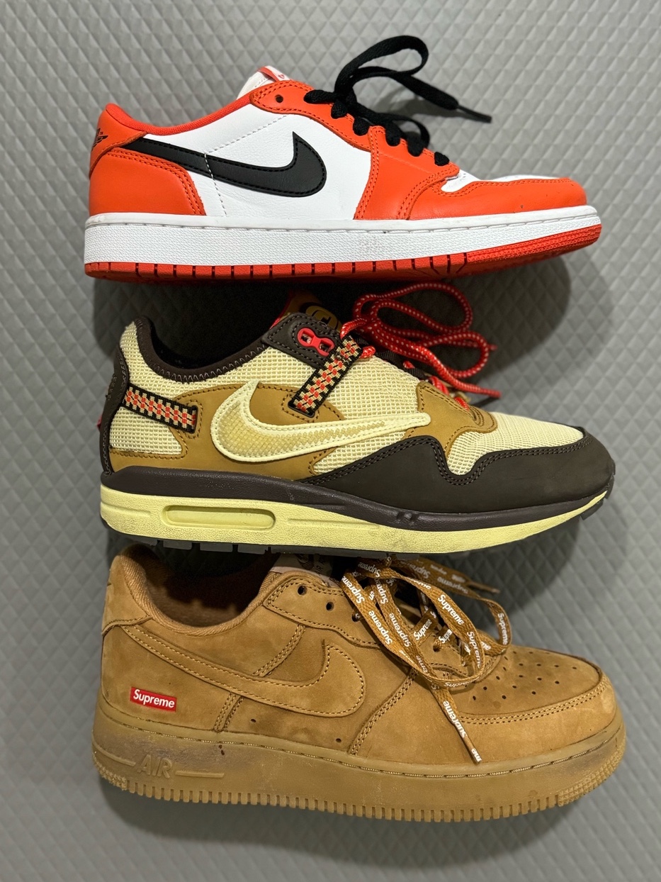 (W) Jordan 1 Low OG Starfish, Nike x Travis Scott Air Max 1 Cact.us Brown 착용 스타일