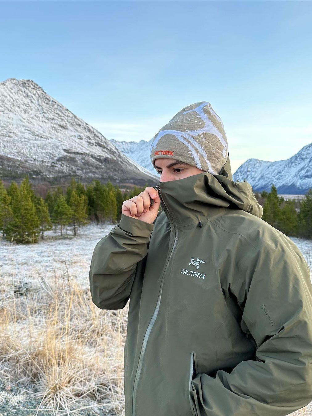 Arc'teryx Bird Word Toque Pytheas, Arc'teryx Bird Head Toque Smoke Bluff 착용 스타일 - 6