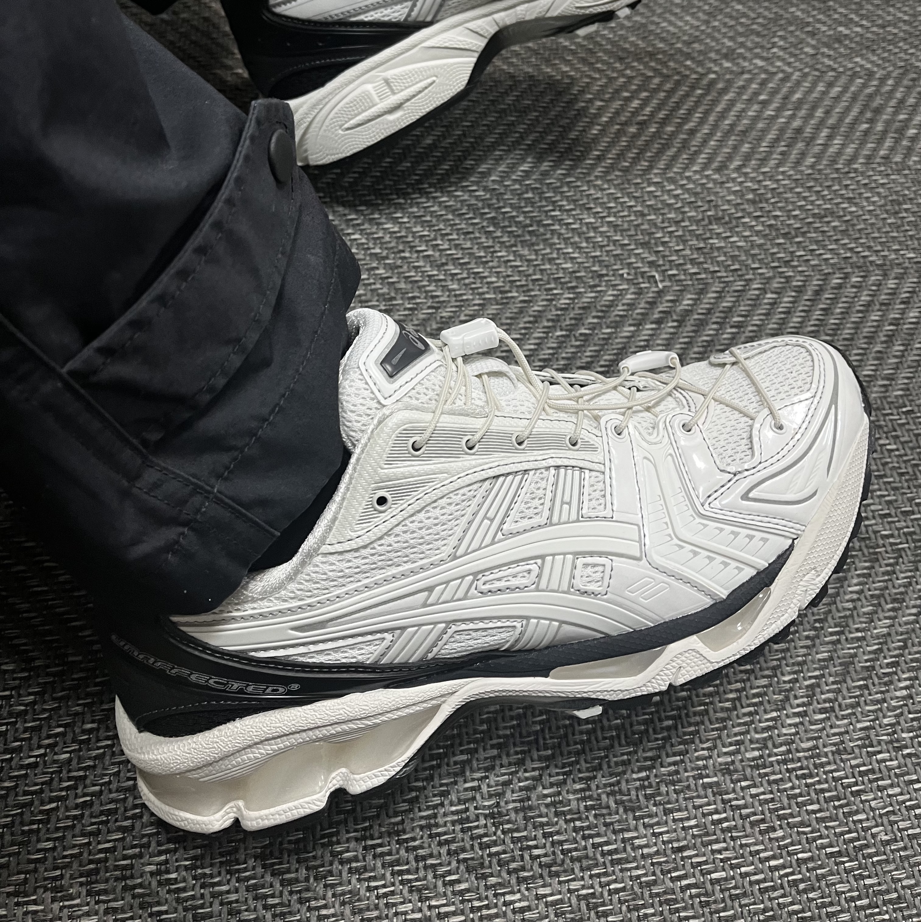 Asics x Unaffected Gel-Kayano 14 Galaxy White 착용 스타일 - 1