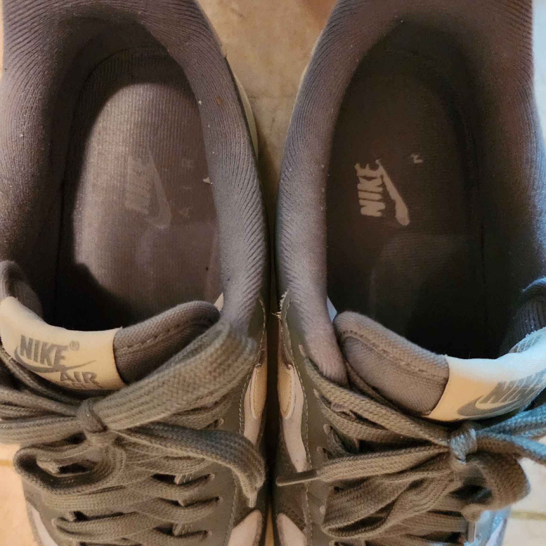 Nike Air Force 1 '07 LX Mica Green 착용 스타일 - 1