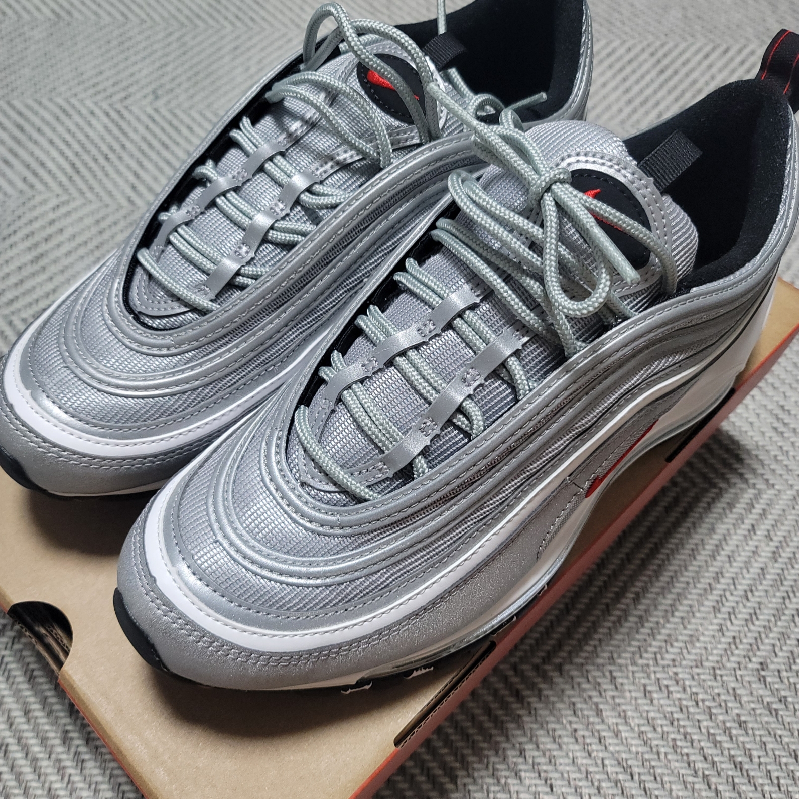 Nike Air Max 97 OG Silver Bullet 2022 착용 스타일