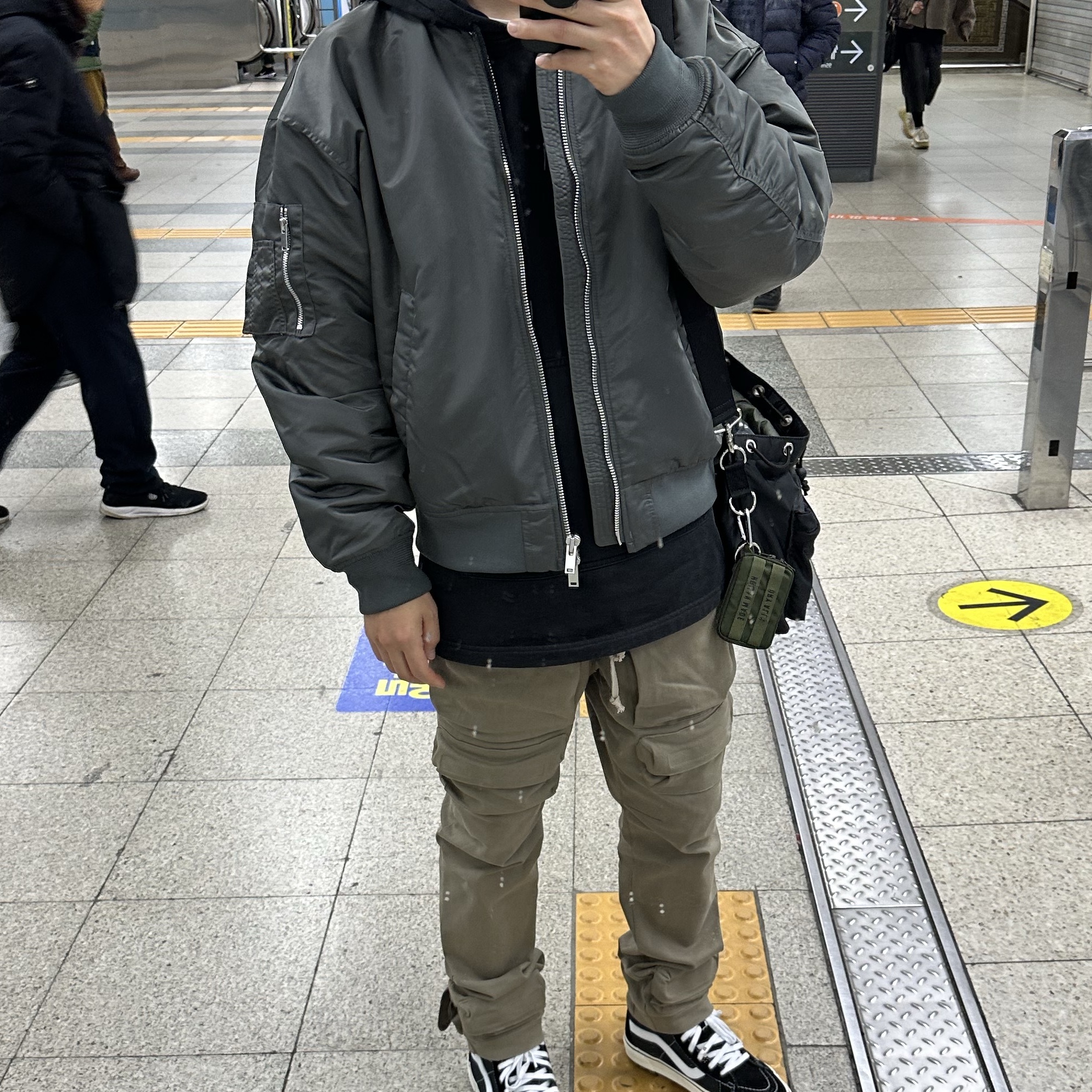 Porter Balloonsac Black, Human Made Military Card Case Olive Drab 착용 스타일