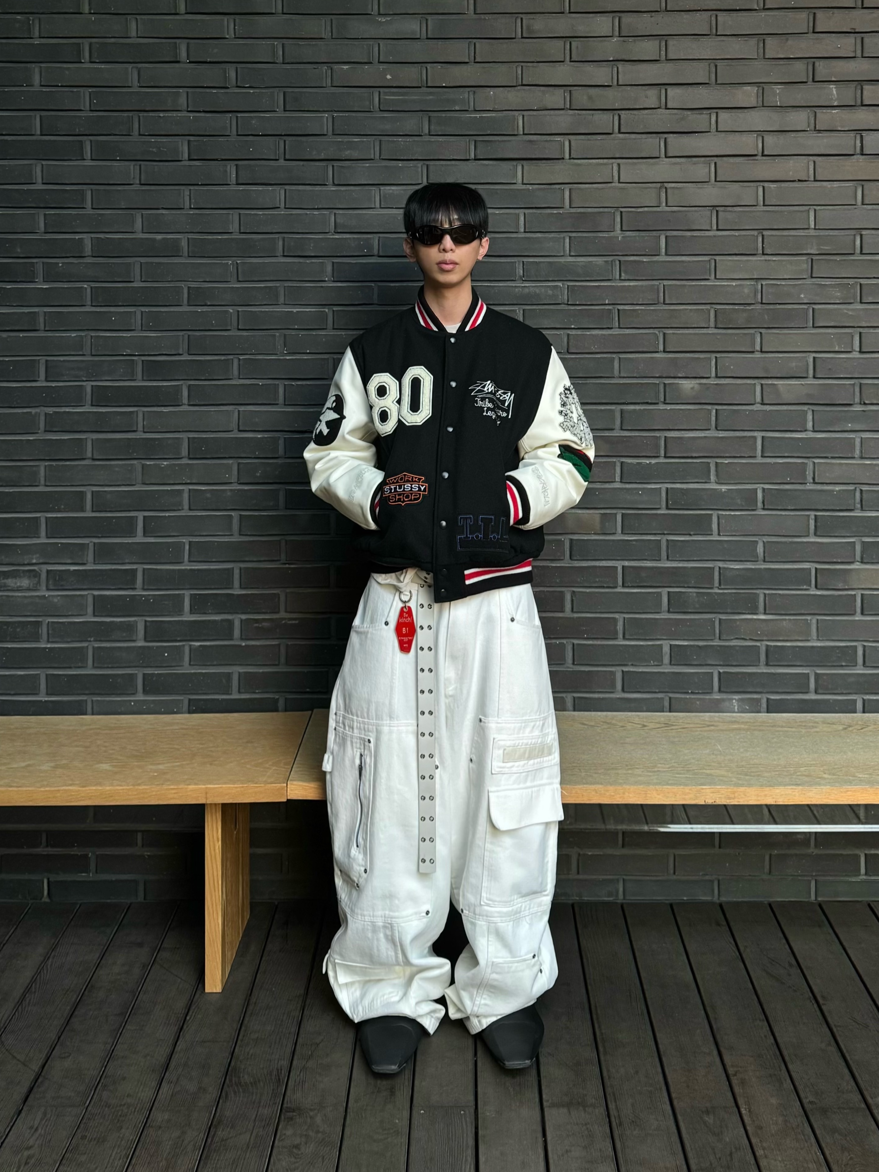 Nos Couleurs x Koin x Llud Rivet Carpenter Pants White, Stussy x Our Legacy x Denim Tears TTL Varsity Jacket Black 착용 스타일 - 1
