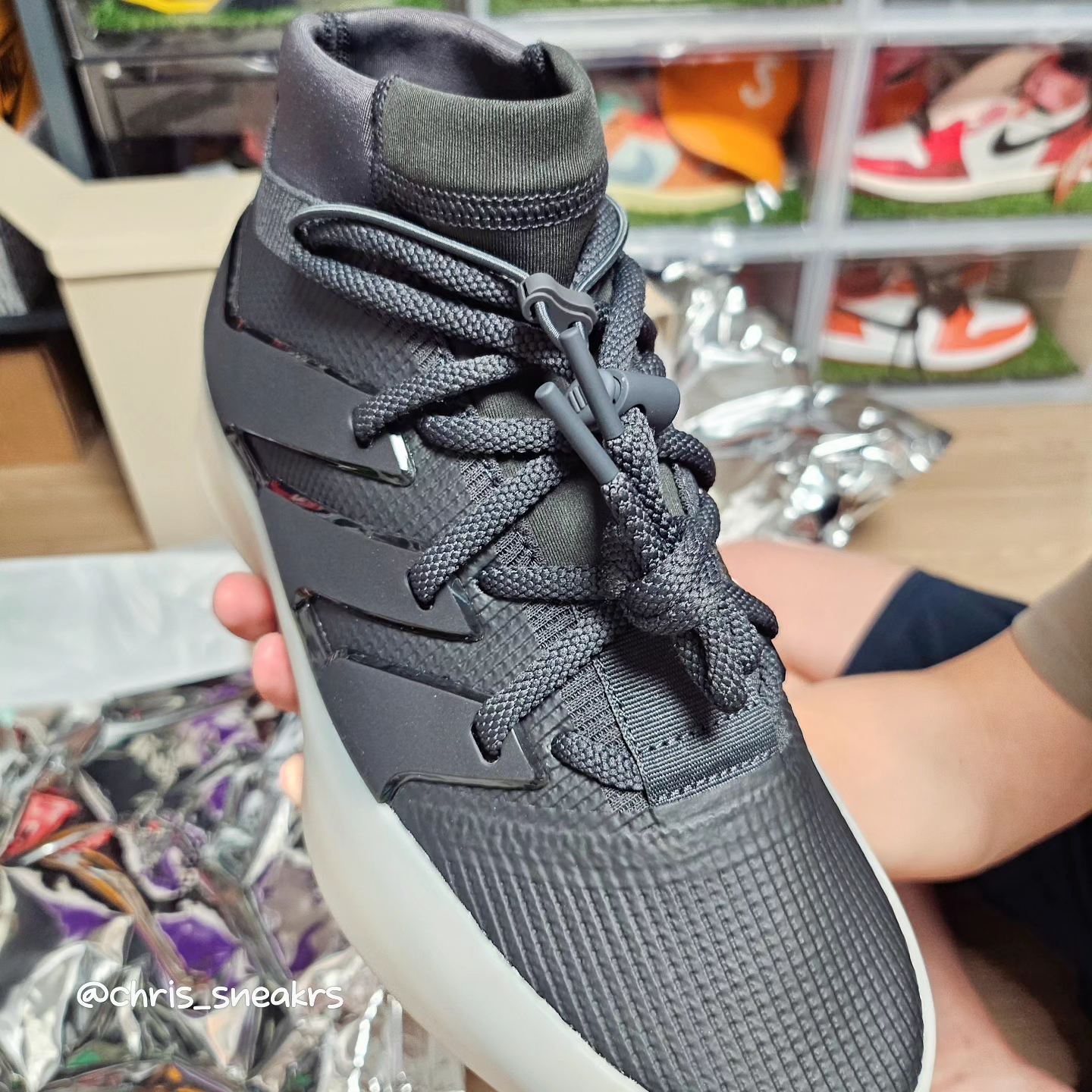 Adidas x Fear of God Athletics I Basketball Carbon 착용 스타일 - 1