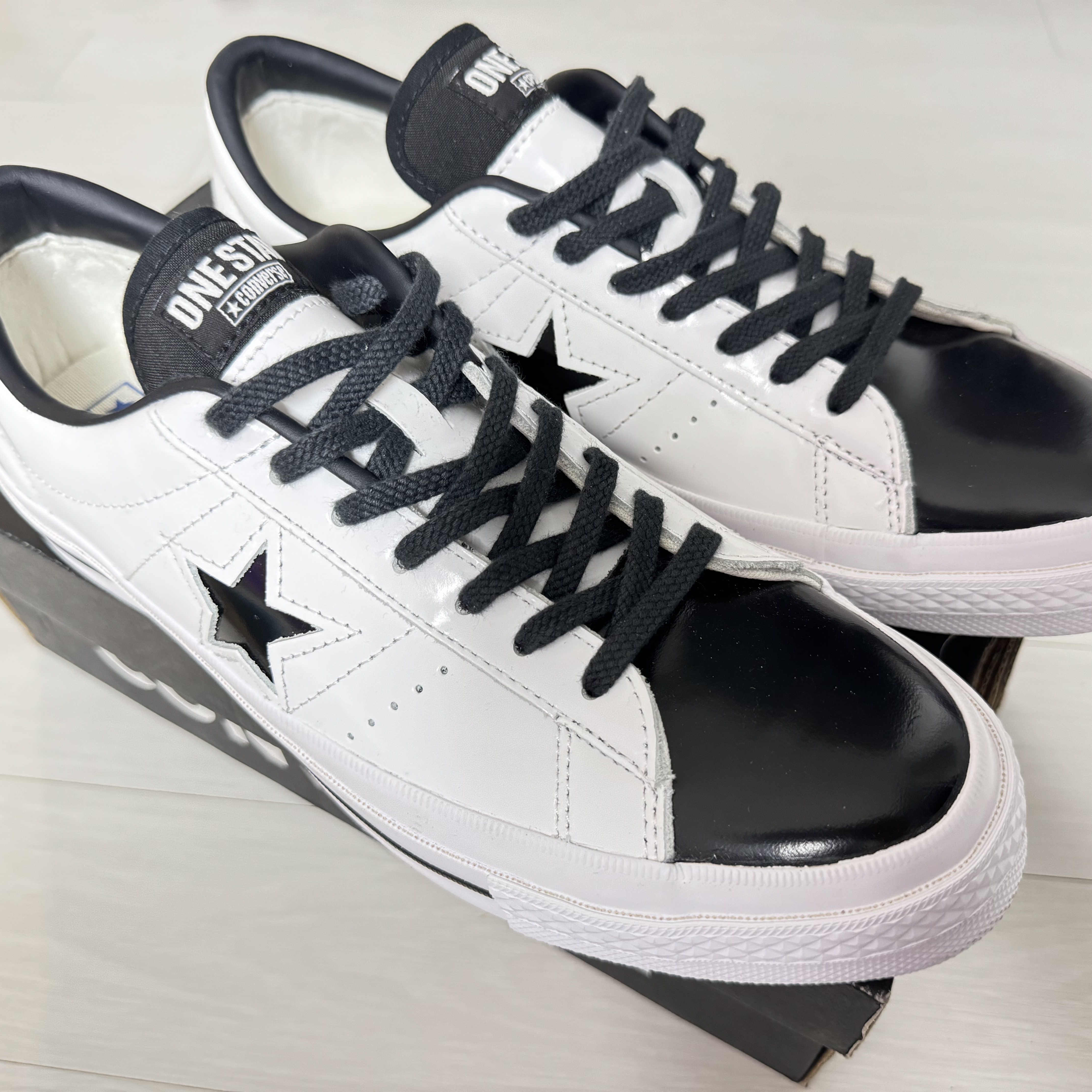 Converse One Star Ox HanByeol White 착용 스타일 - 1