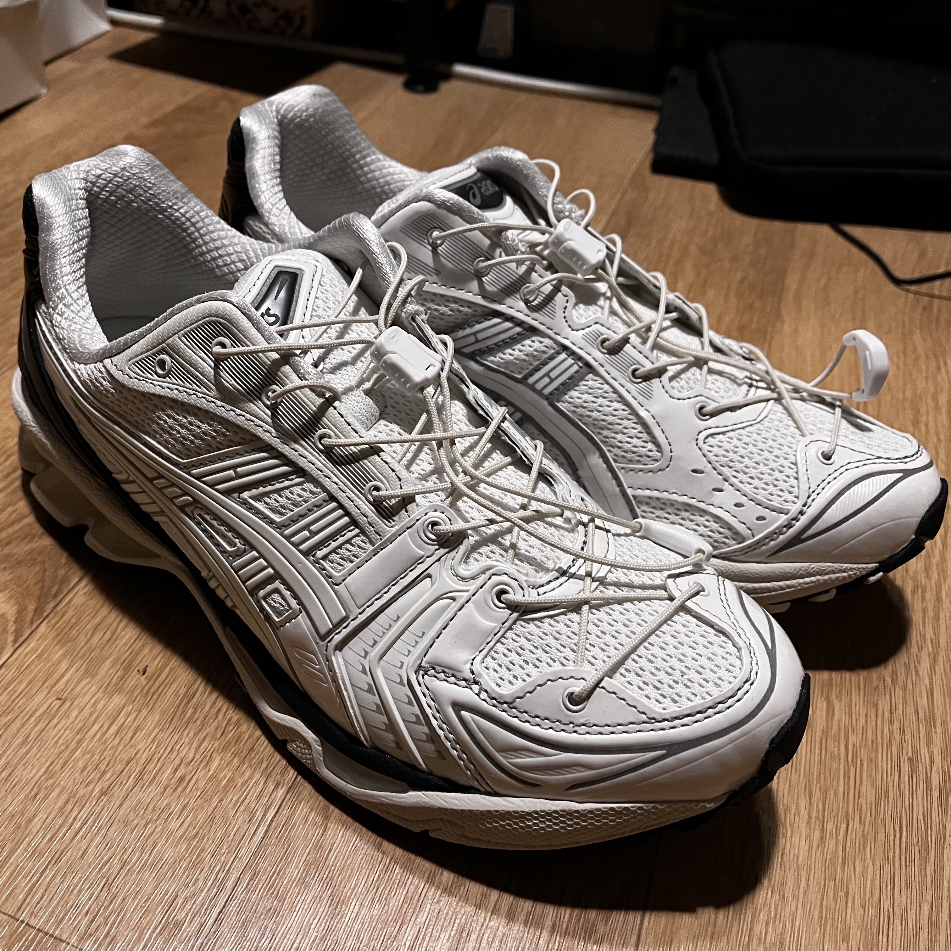 Asics x Unaffected Gel-Kayano 14 Galaxy White 착용 스타일 - 3