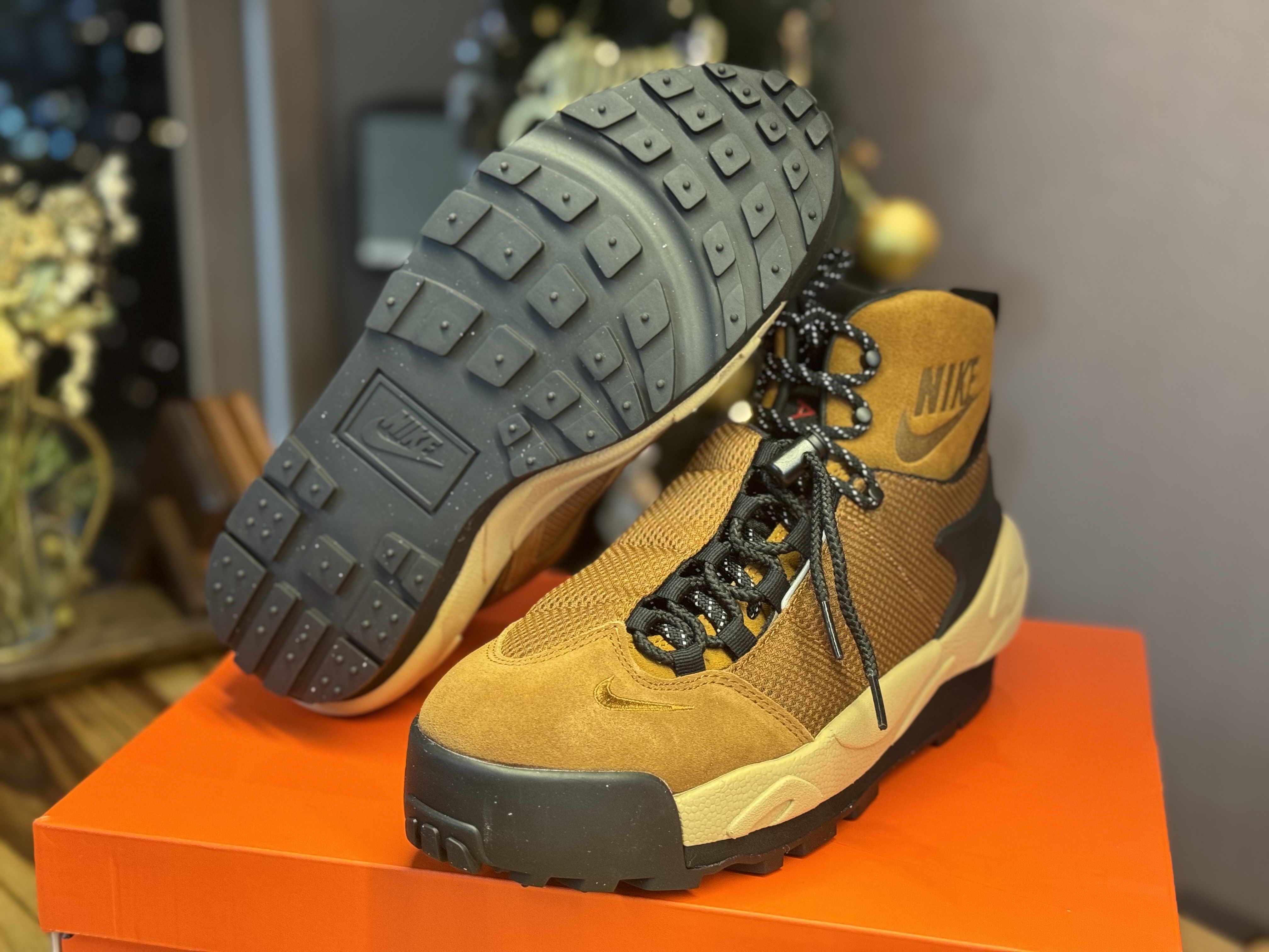 Nike x Sacai Magmascape SP Pecan 착용 스타일 - 2