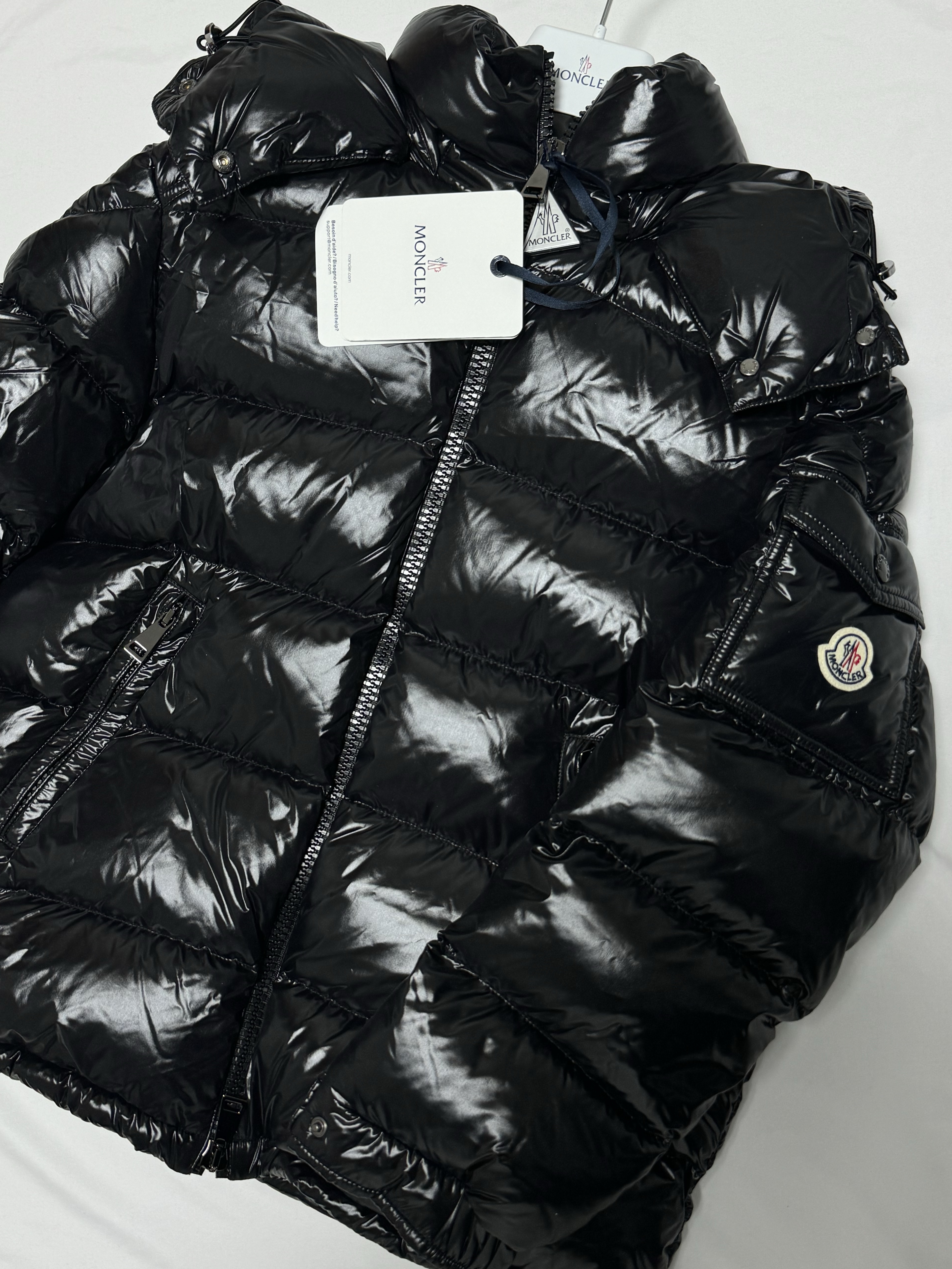 (W) Moncler Maire Short Down Jacket Black - 23FW 착용 스타일