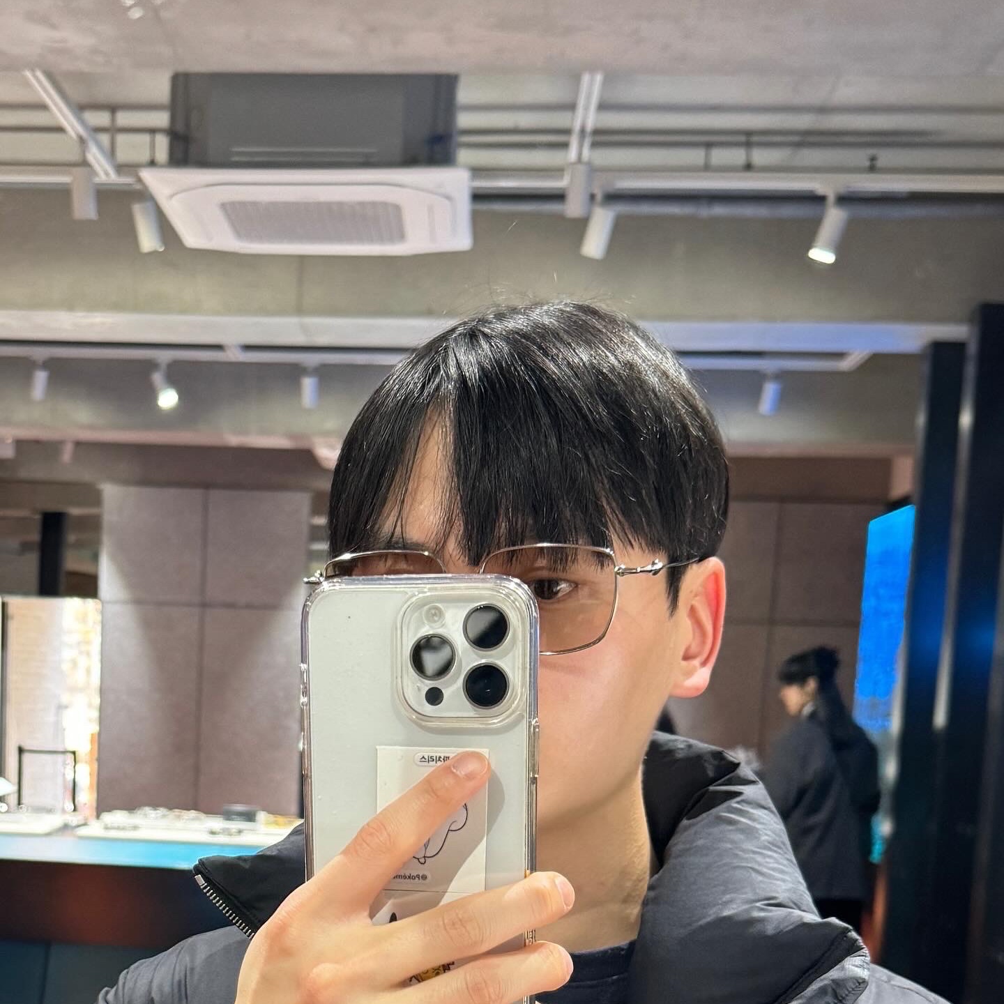 Gentle Monster Atomic 02 Silver 착용 스타일