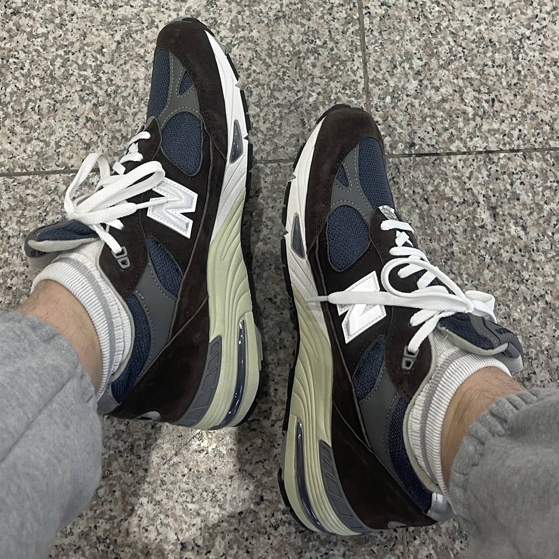 New Balance 991 Made in UK Brown 착용 스타일