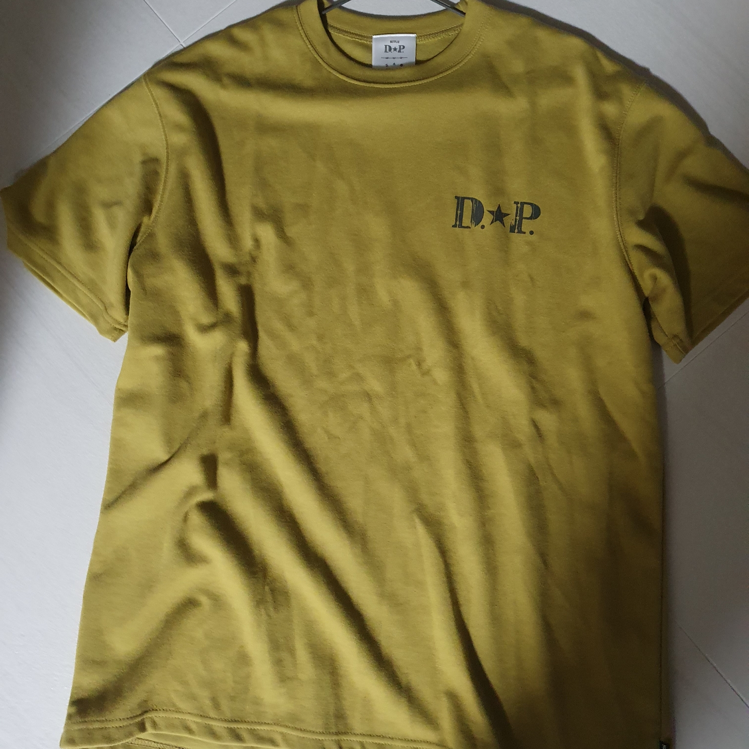 IAB Studio x D.P. T-Shirt Olive Green 착용 스타일