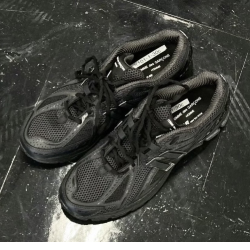 New Balance x Comme des Garcons Homme 1906R Black 착용 스타일 - 3