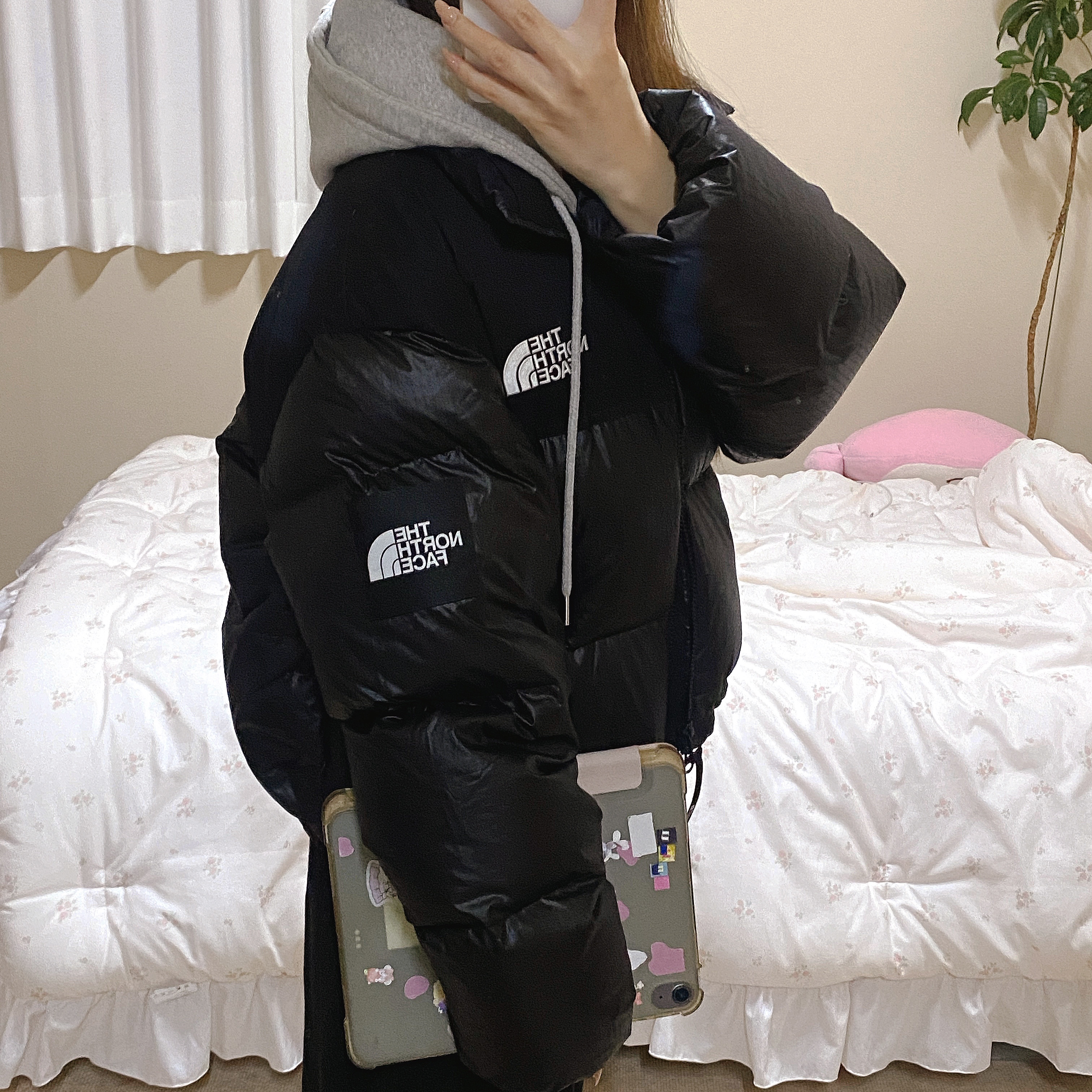 (W) The North Face White Label Novelty Nuptse Down Jacket Black 착용 스타일 - 2