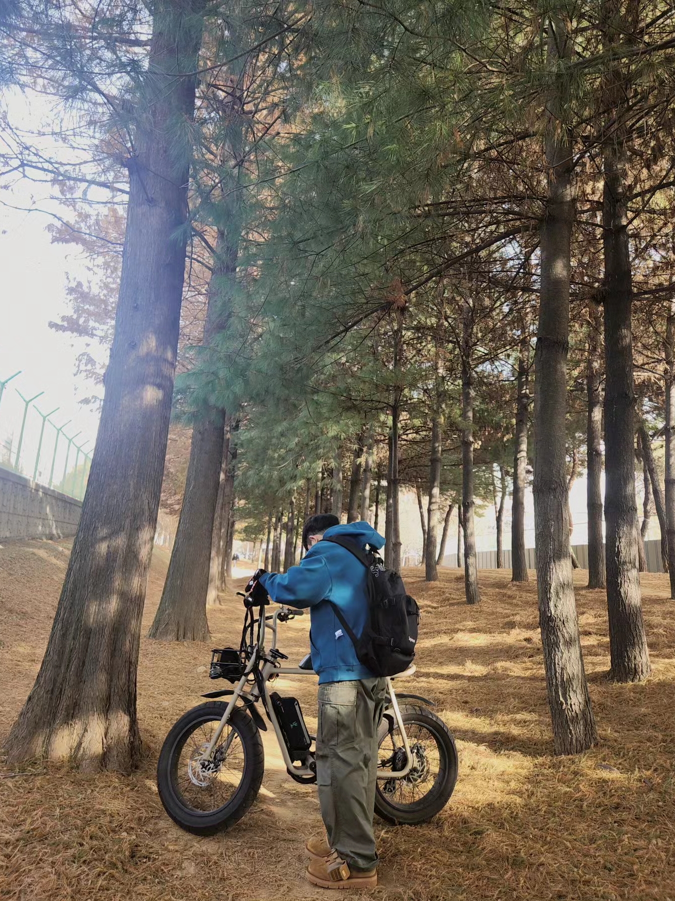 Maison Kitsune x Ader Error Meditation Fox Hoodie Turquoise, Grip Swany x Danner Bush Boots Coyote Collection 착용 스타일 - 2