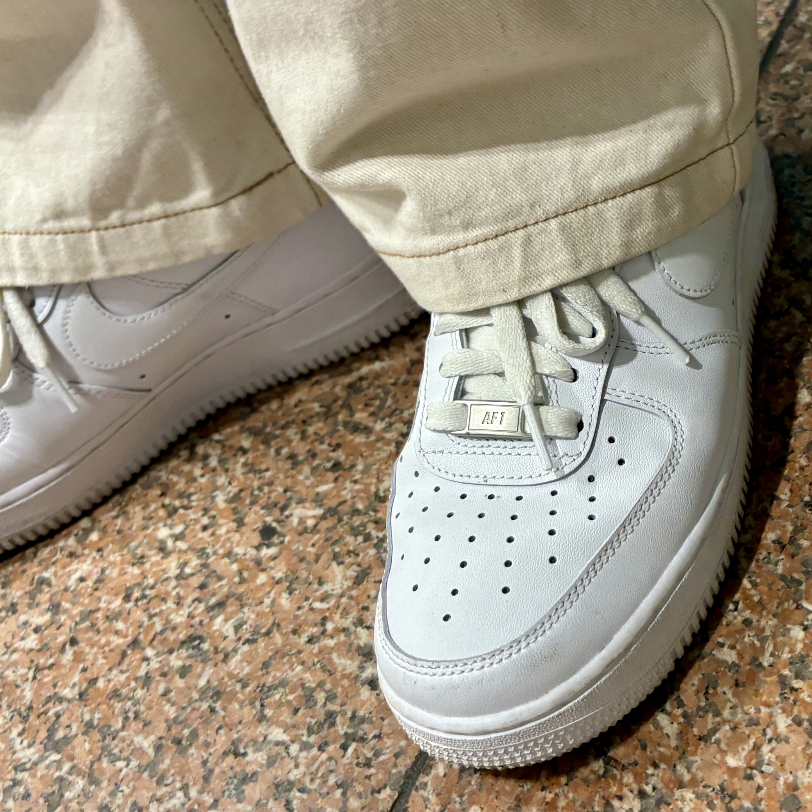 Nike Air Force 1 '07 Low White 착용 스타일 - 3