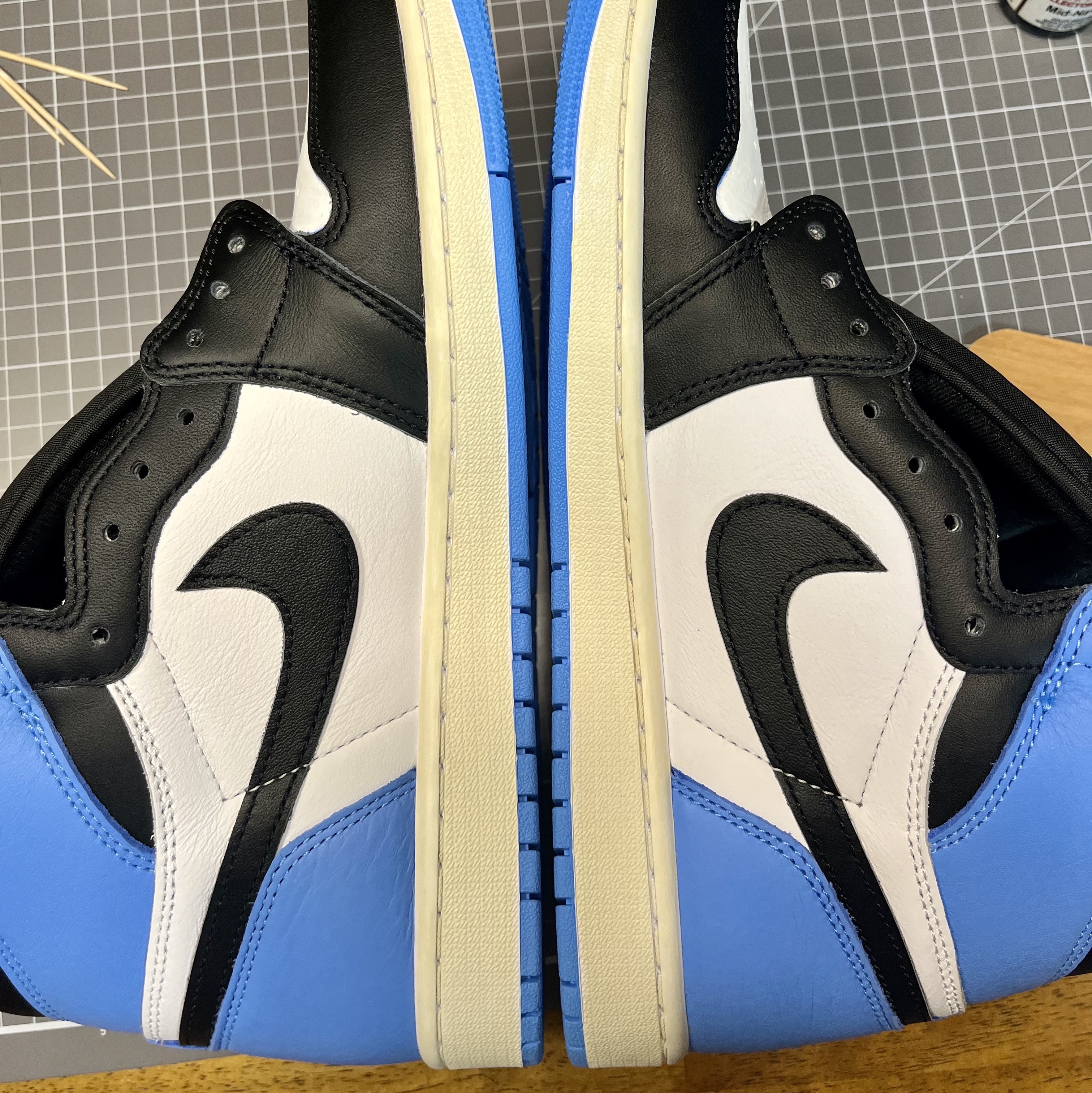 Jordan 1 Retro High OG University Blue 착용 스타일