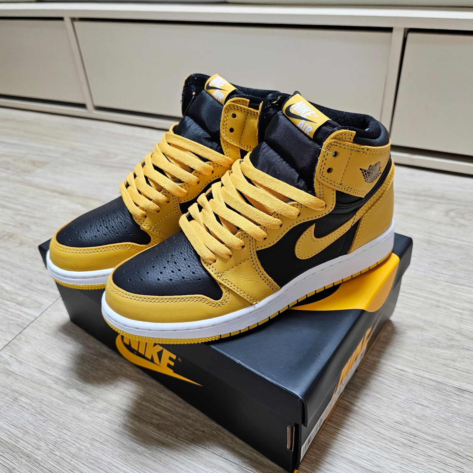 (GS) Jordan 1 Retro High OG Pollen 착용 스타일