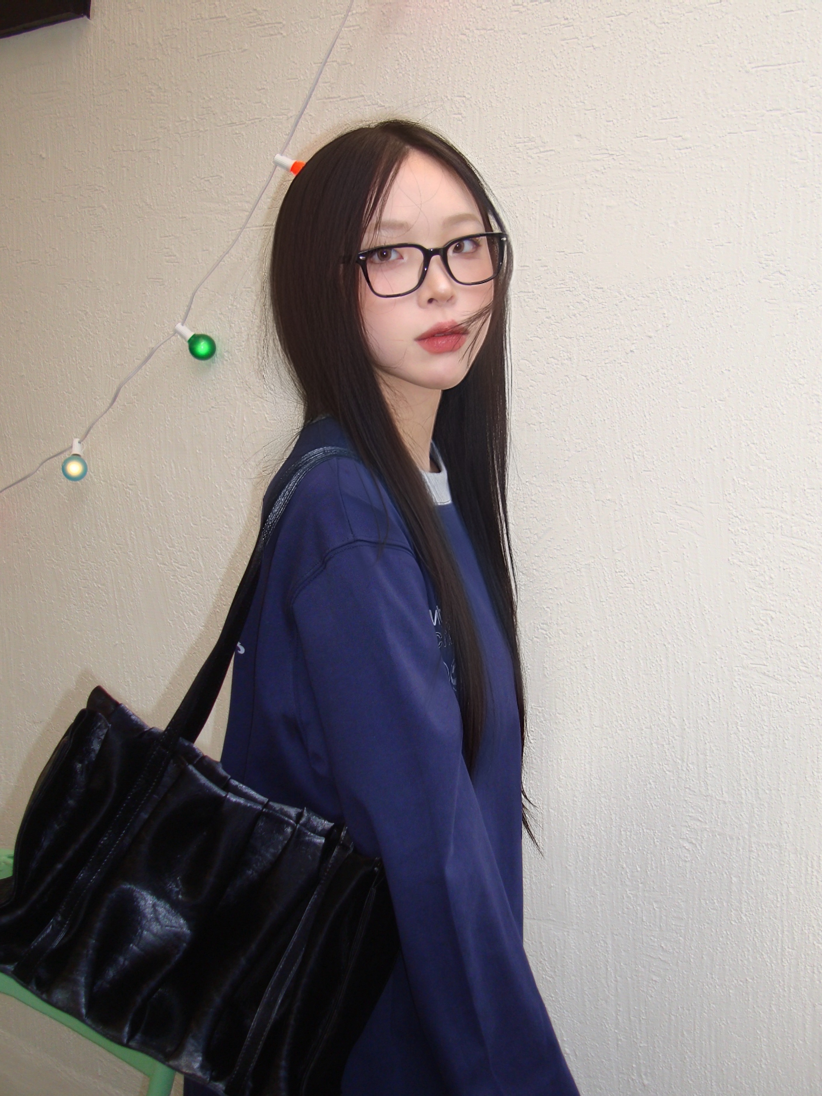 Balenciaga Defender Sneakers Black, Millo Women Curved Damage Wide Jeans Deep Blue 착용 스타일 - 5