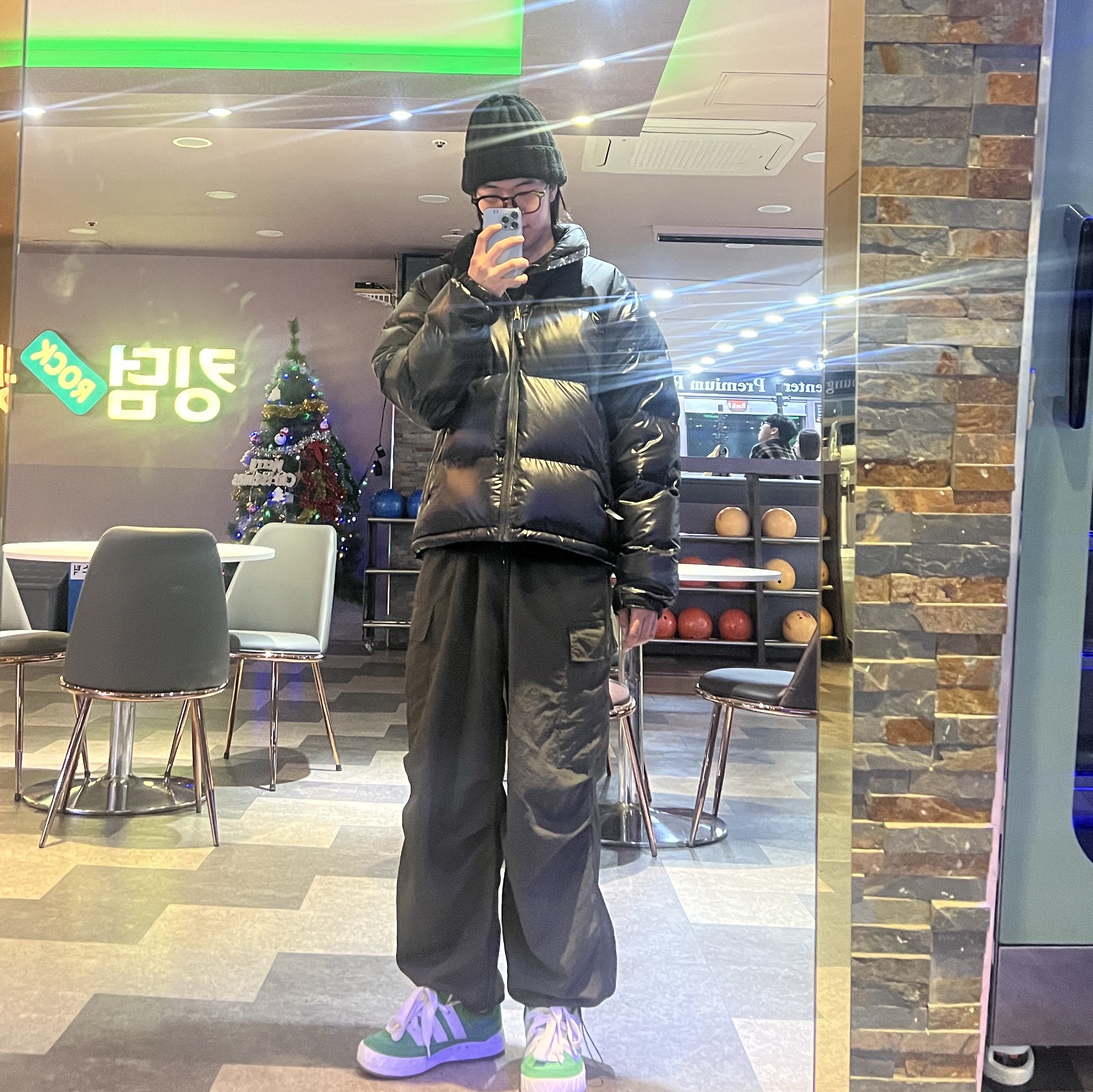 The North Face 1996 Eco Nuptse Jacket Real Black 착용 스타일