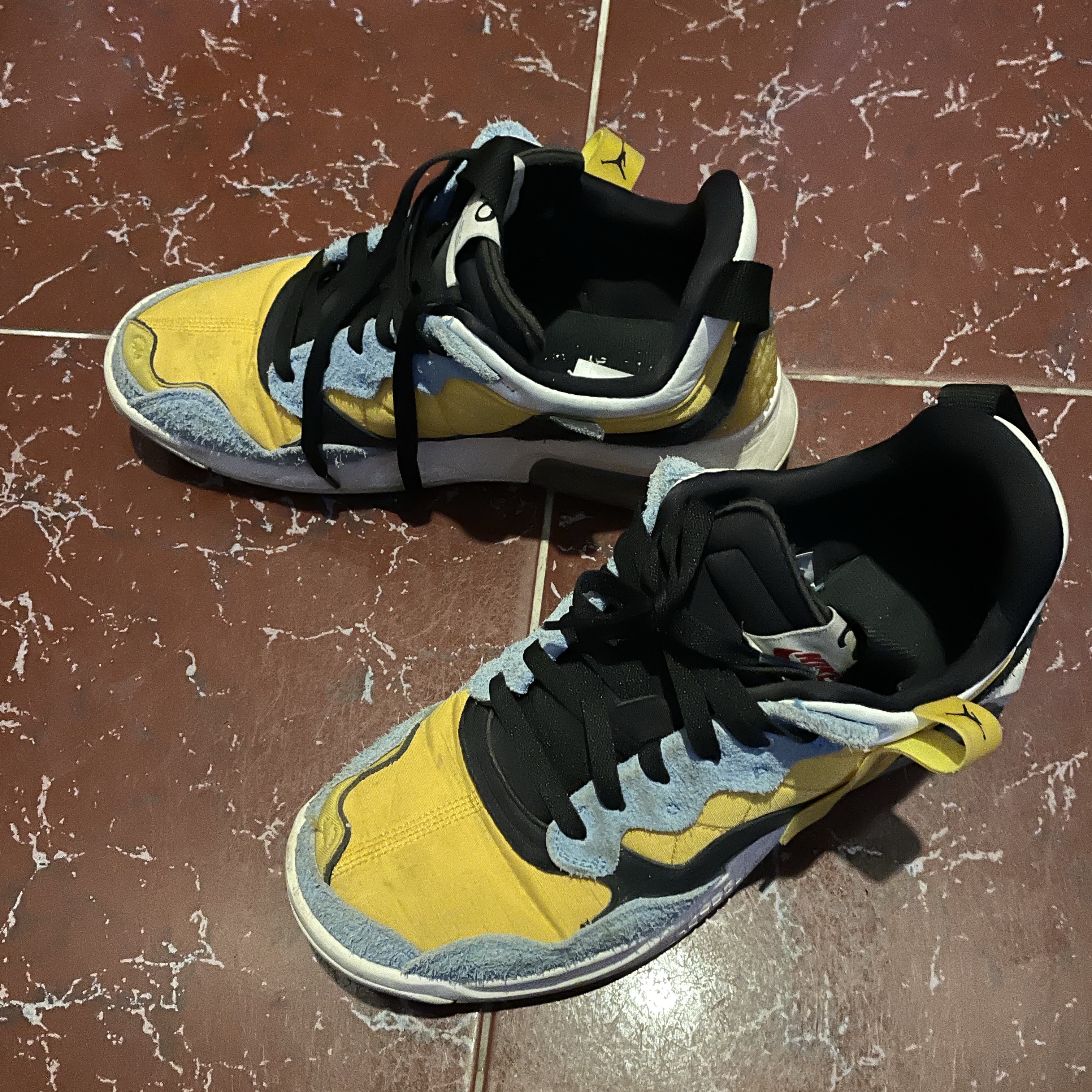 Jordan MA2 University Gold 착용 스타일