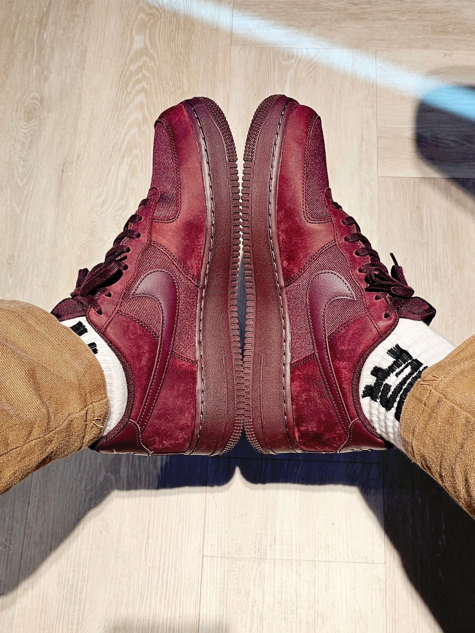 Nike Air Force 1 '07 LX Burgundy Crush 착용 스타일 - 5