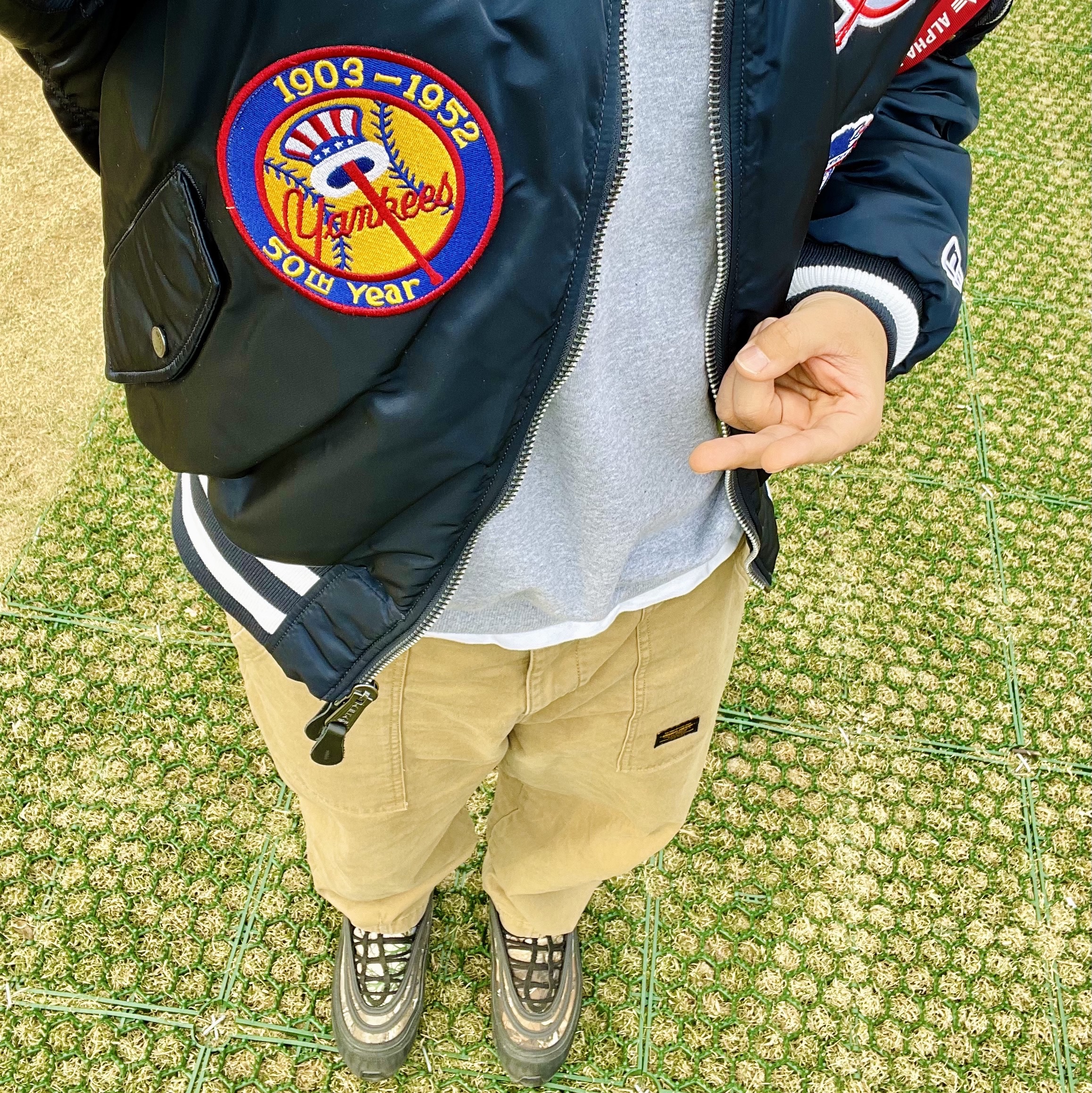 Nike Air Max 97 Realtree, New Era x Alpha Industries x MLB New York Yankees MA-1 Bomber Jacket Replica Blue 착용 스타일