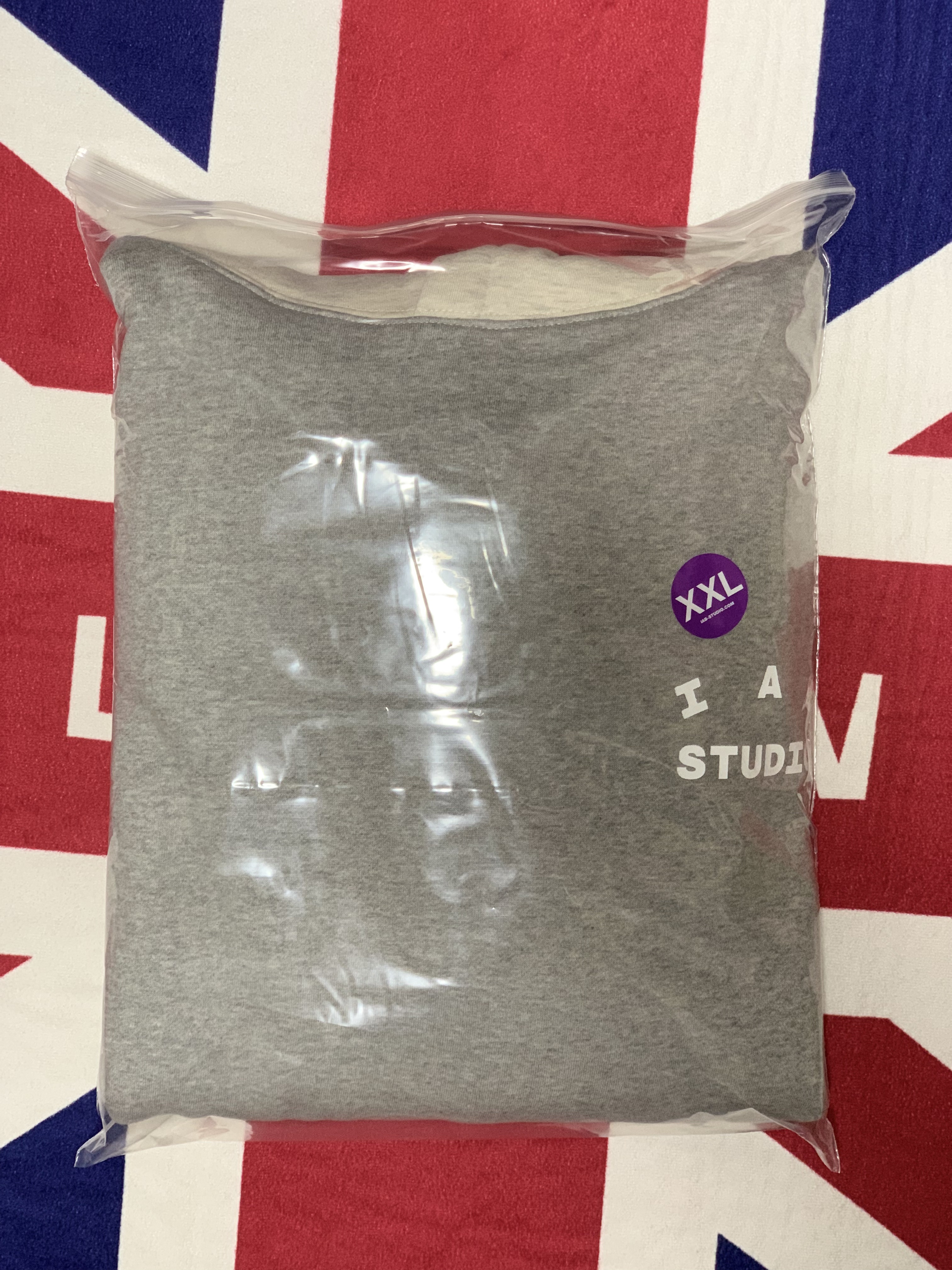 IAB Studio Hoodie Dual Gray 착용 스타일