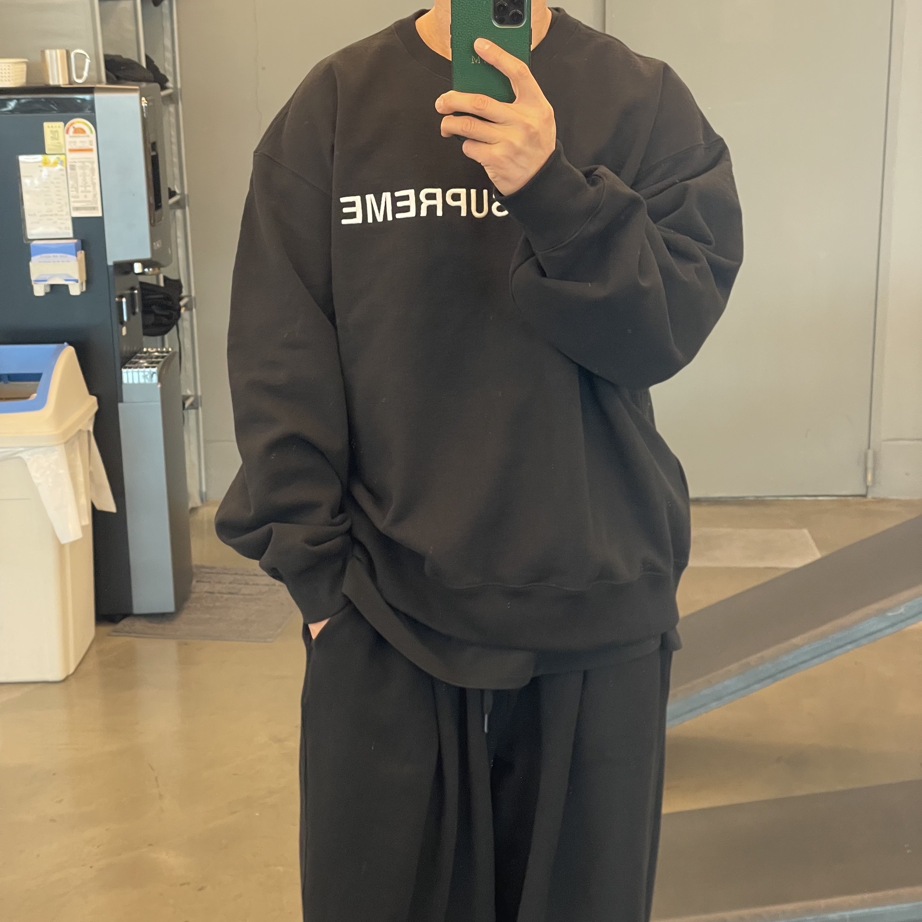 Supreme x Bless Crewneck Black - 23FW 착용 스타일 - 1