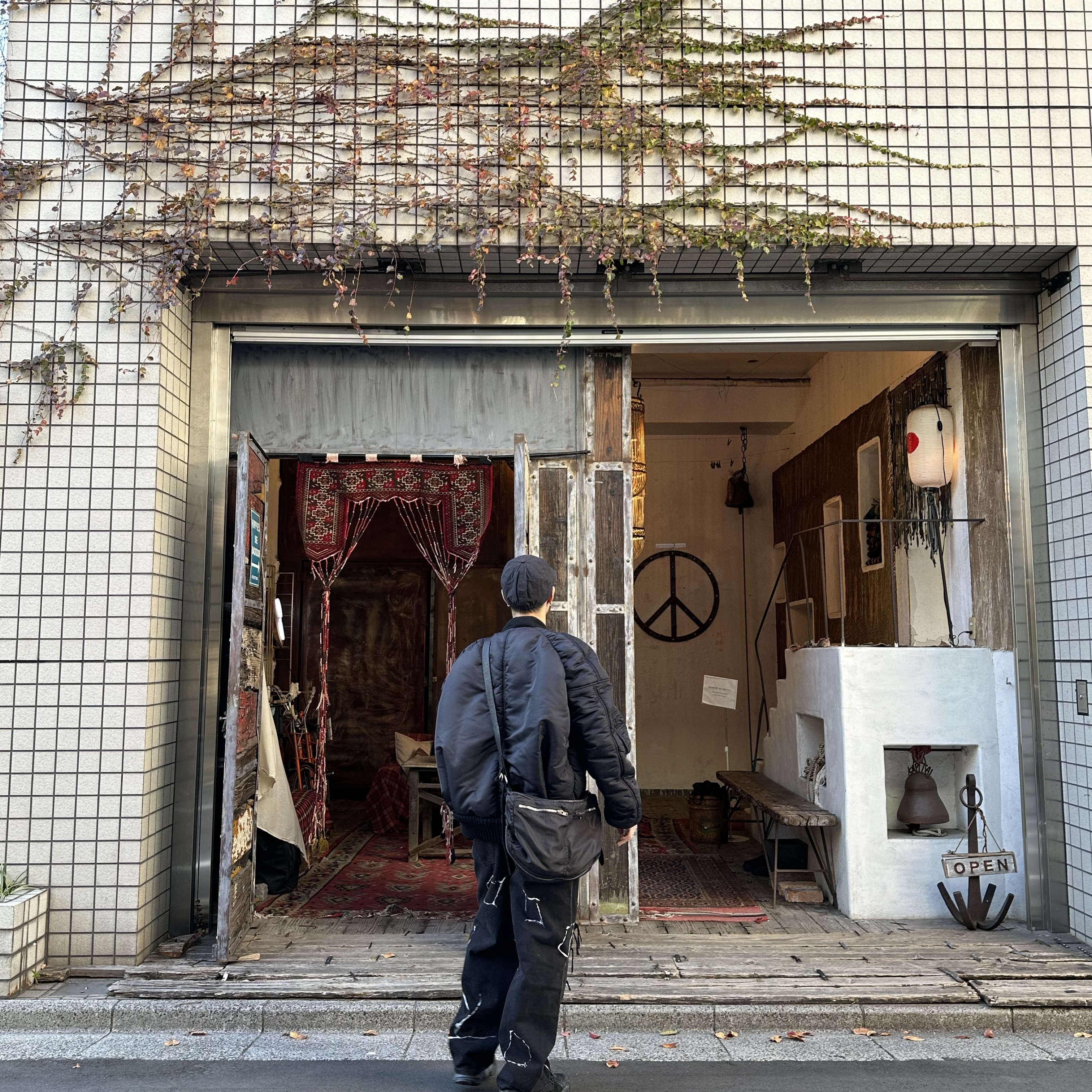 Supreme x Comme des Garcons Junya Watanabe Man Brushed Camo Sweater Olive - 21FW, Reebok x Vetements Genetically Modified Pump Black 착용 스타일
