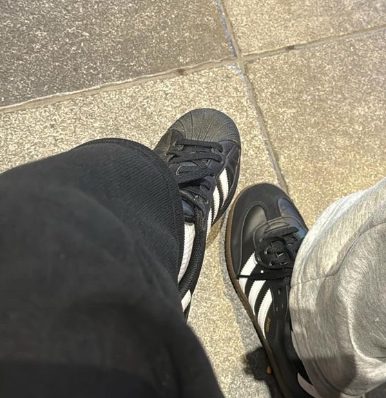 (J) Adidas Samba Classic Core Black, (J) Adidas Superstar Black White 착용 스타일