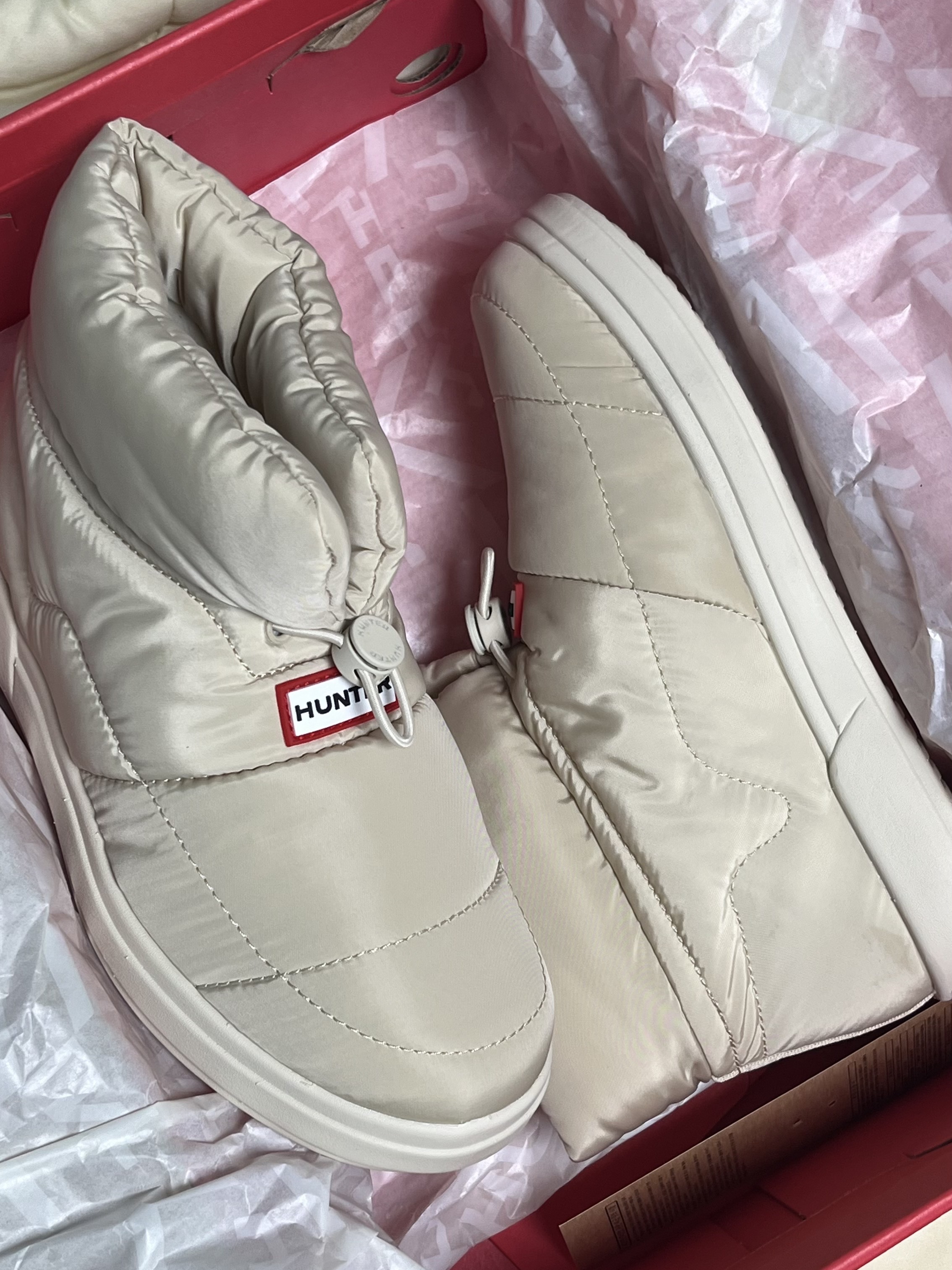 (W) Hunter In Out Puffer Booties Canvas Cream 착용 스타일 - 1