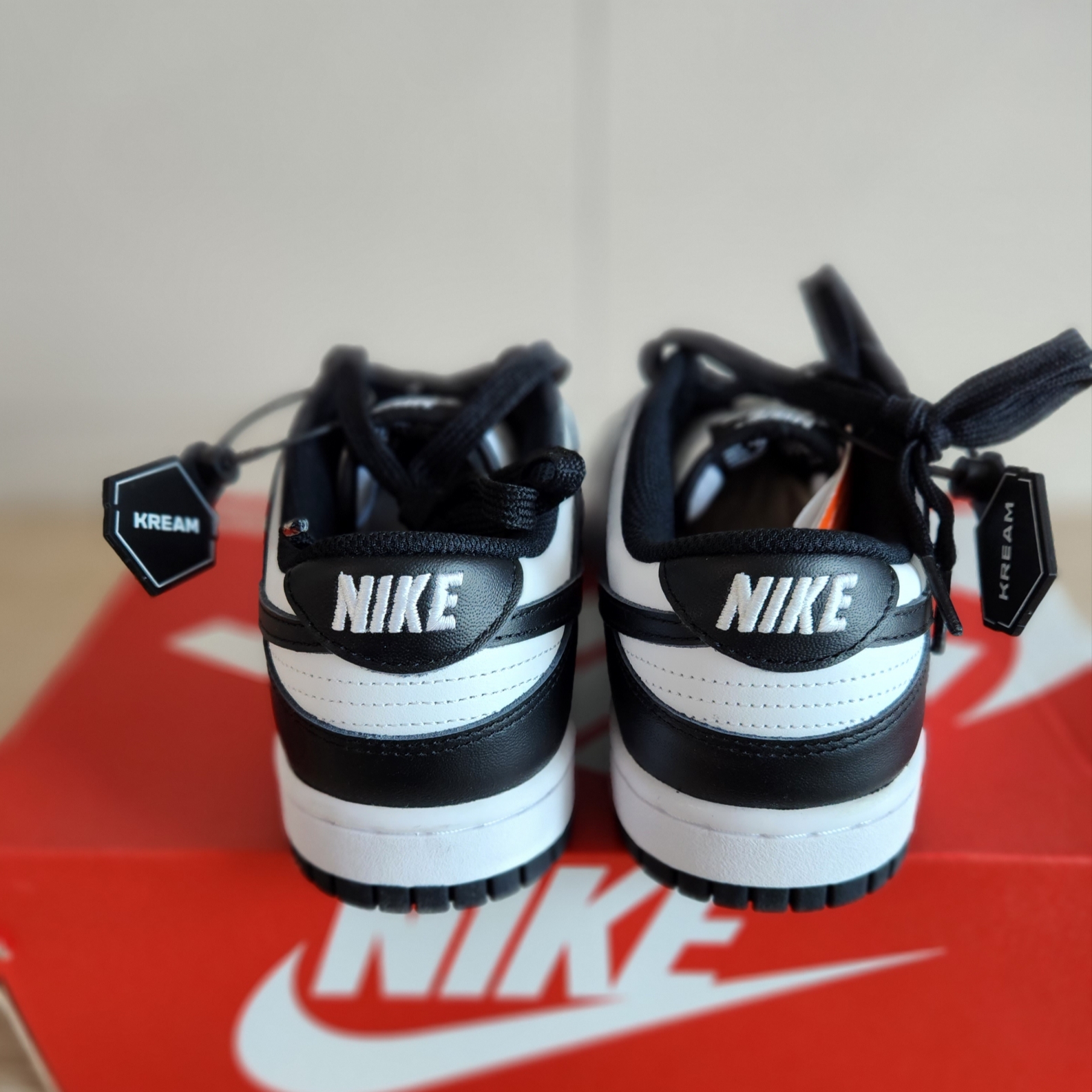 (W) Nike Dunk Low Black 착용 스타일
