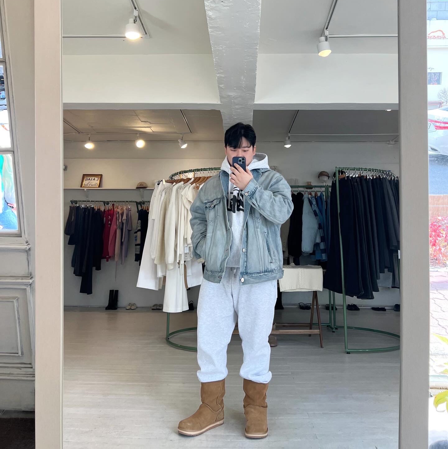 Zara x Ader Error Split Suede Flat Ankle Boots Sand Brown, Stussy Dizzy Stock Hoodie Ash Heather 착용 스타일