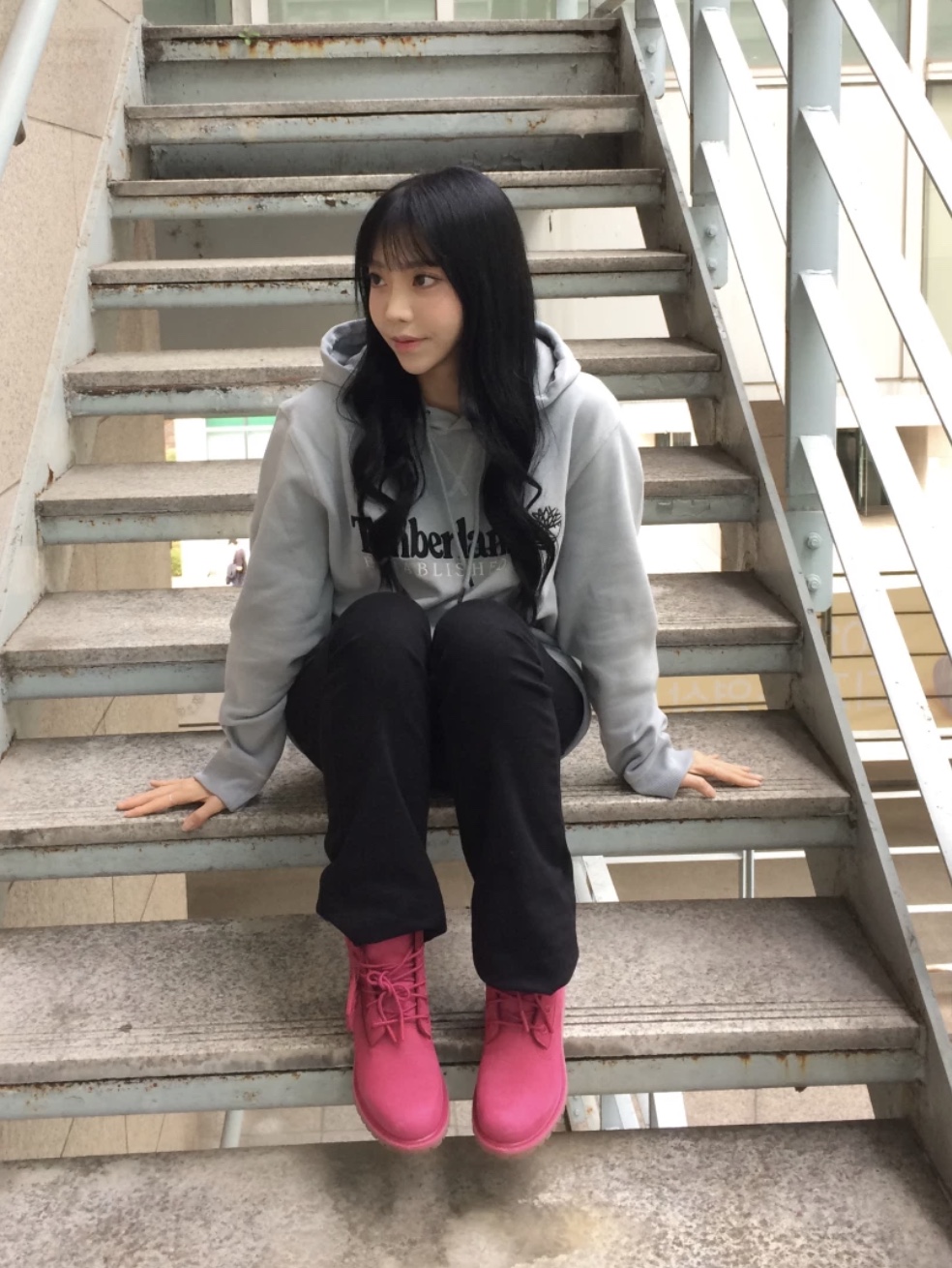 Dr. Martens Jadon Boots Black, (W) Diesel M-Onerva-Top Cut-Out Knit Top with Logo Plaque Black Black 착용 스타일 - 4